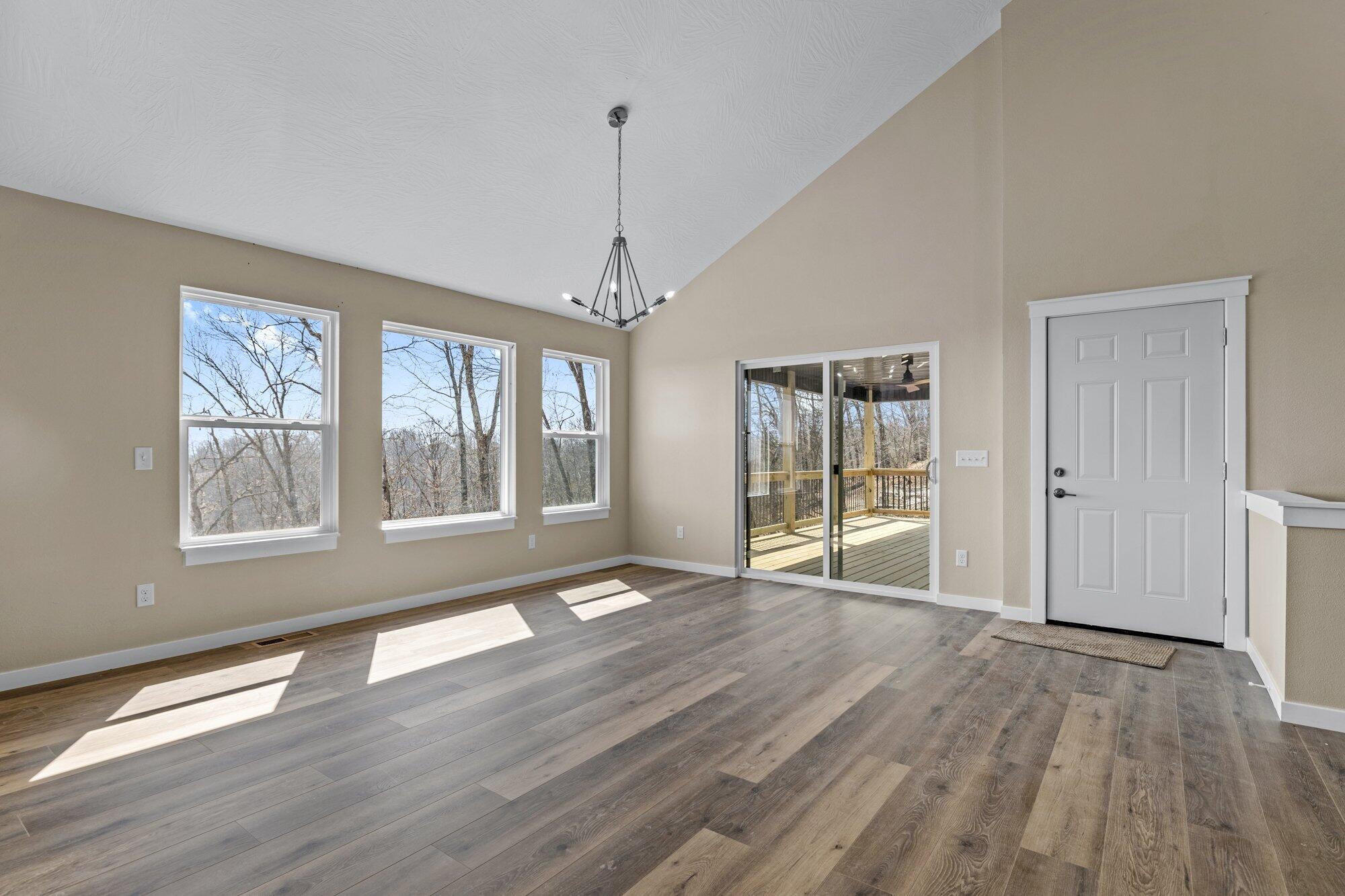 1186 Emory Creek Boulevard Property Photo 14