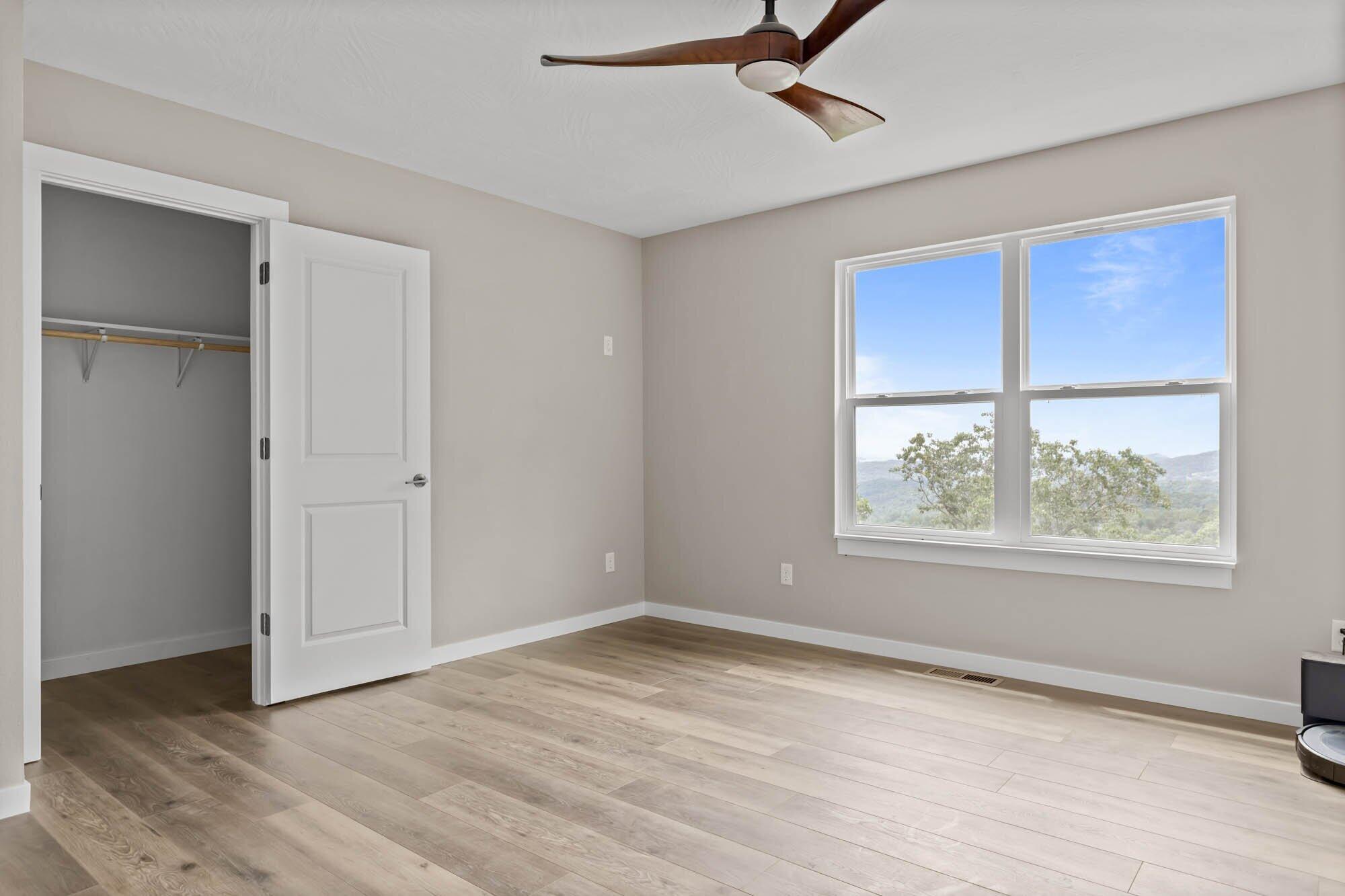 1186 Emory Creek Boulevard Property Photo 18