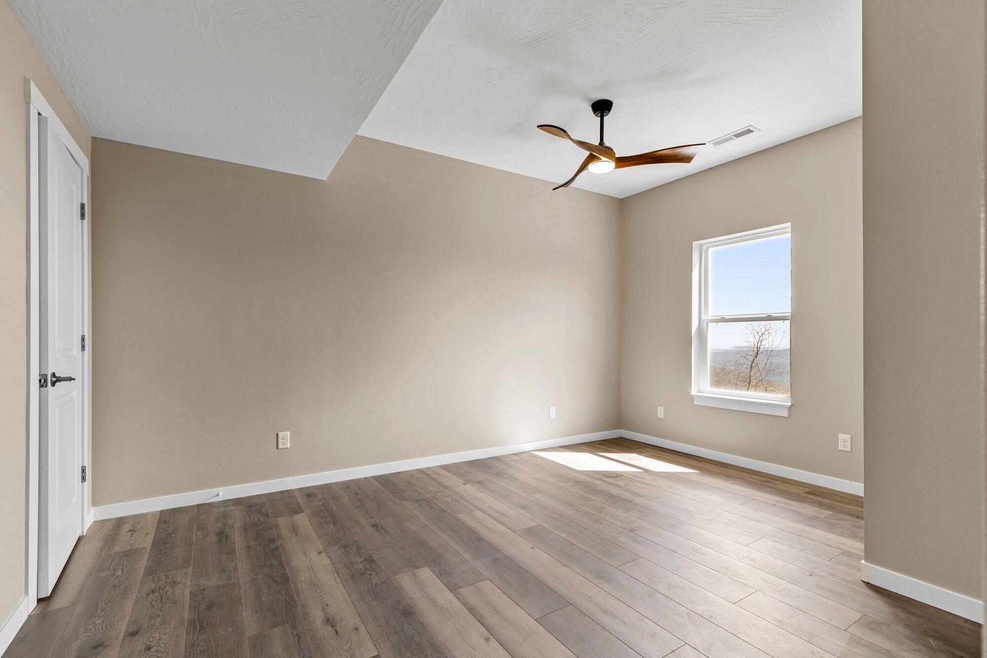 1186 Emory Creek Boulevard Property Photo 33