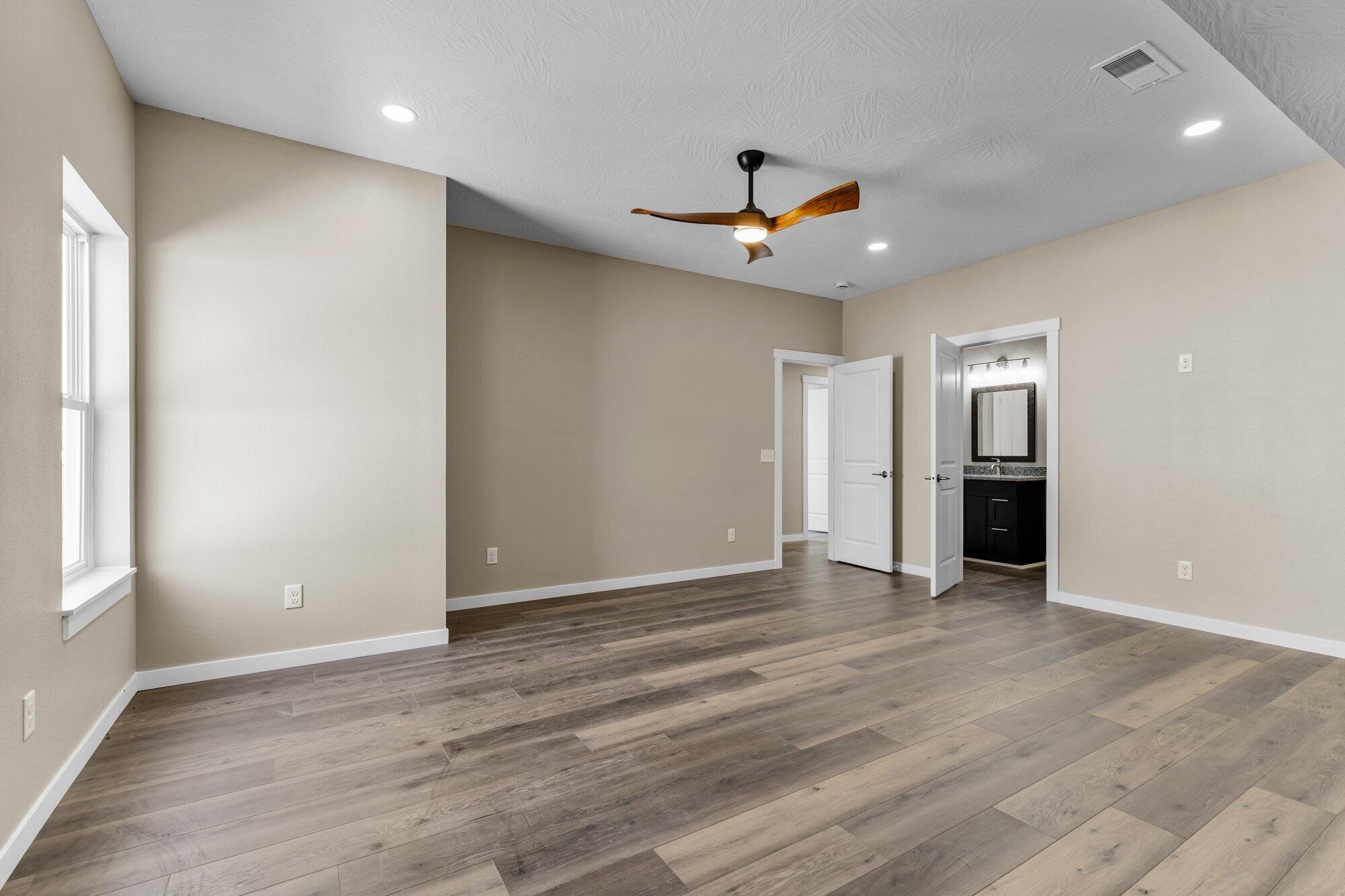 1186 Emory Creek Boulevard Property Photo 35