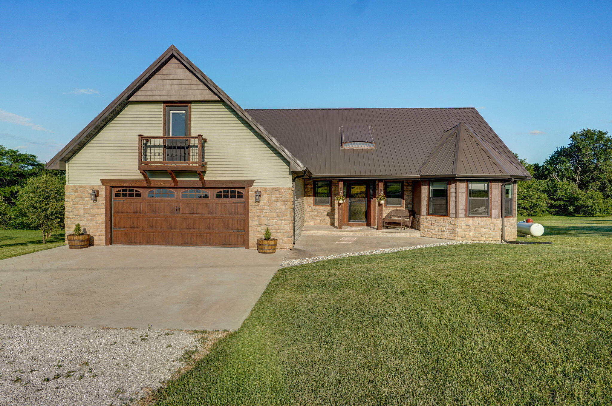 5116 South 165th Road Property Photo 1