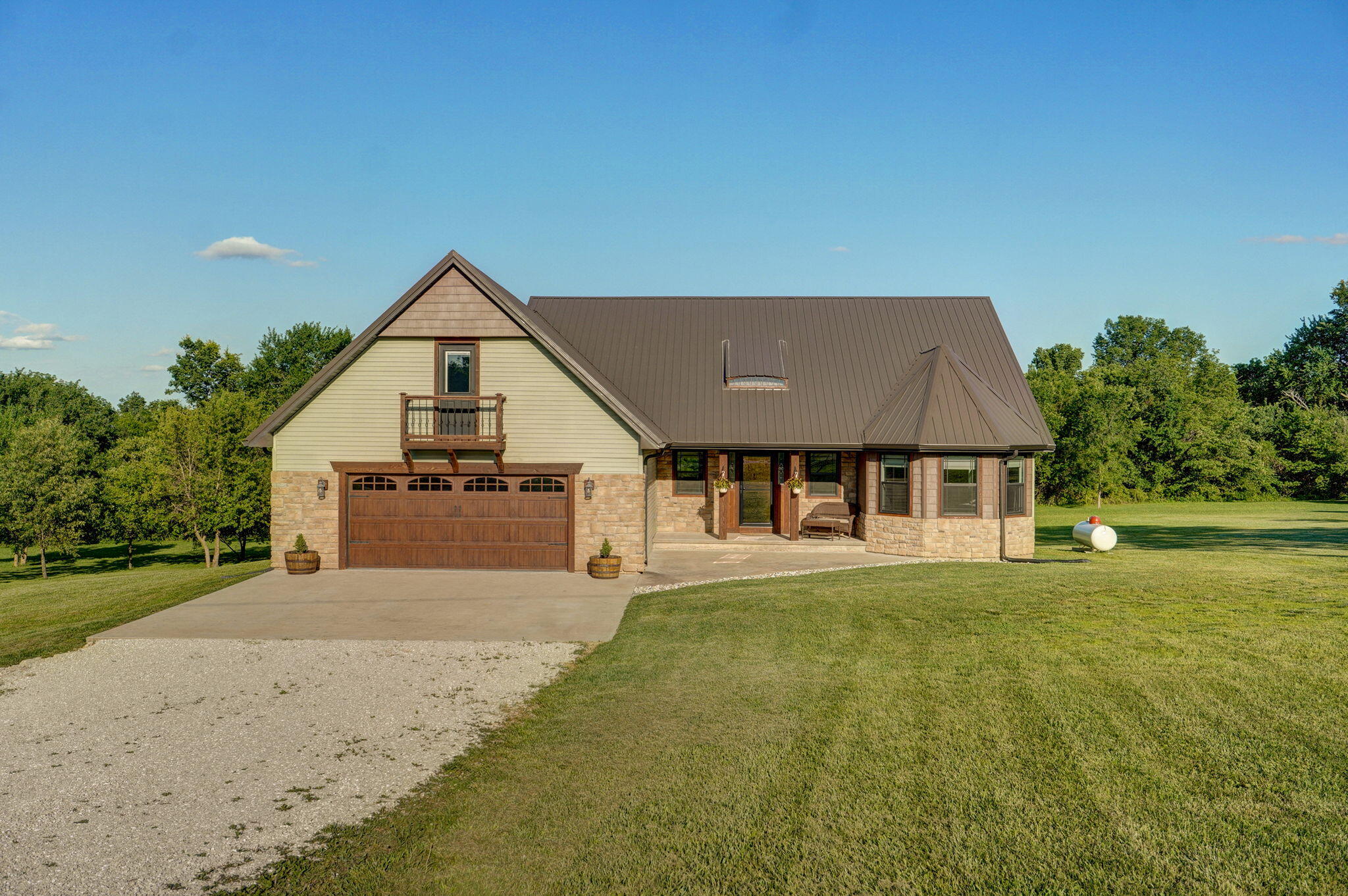 5116 South 165th Road Property Photo 2