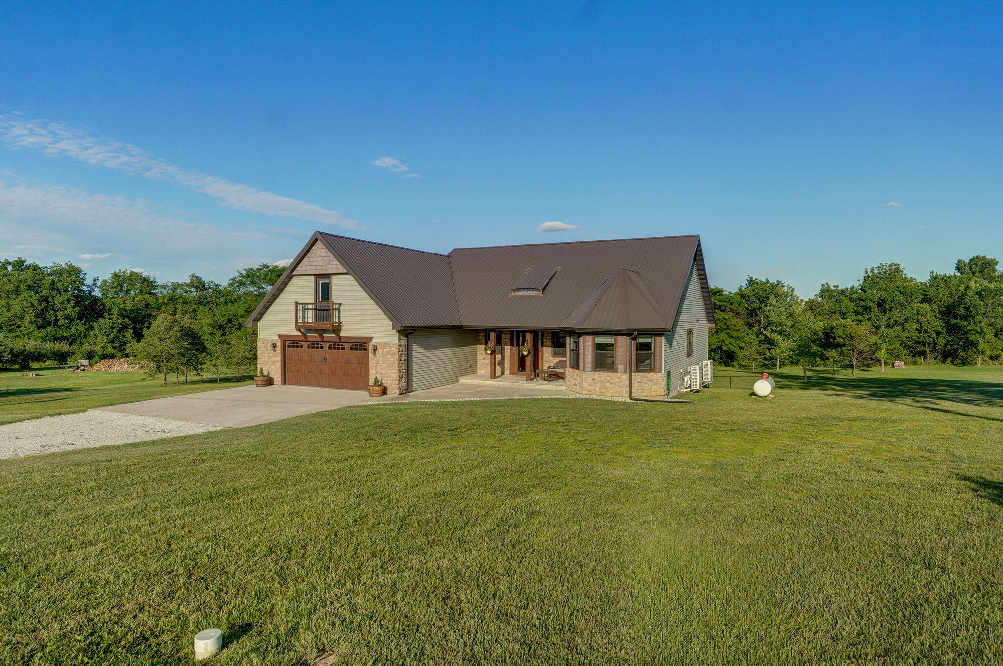 5116 South 165th Road Property Photo 4