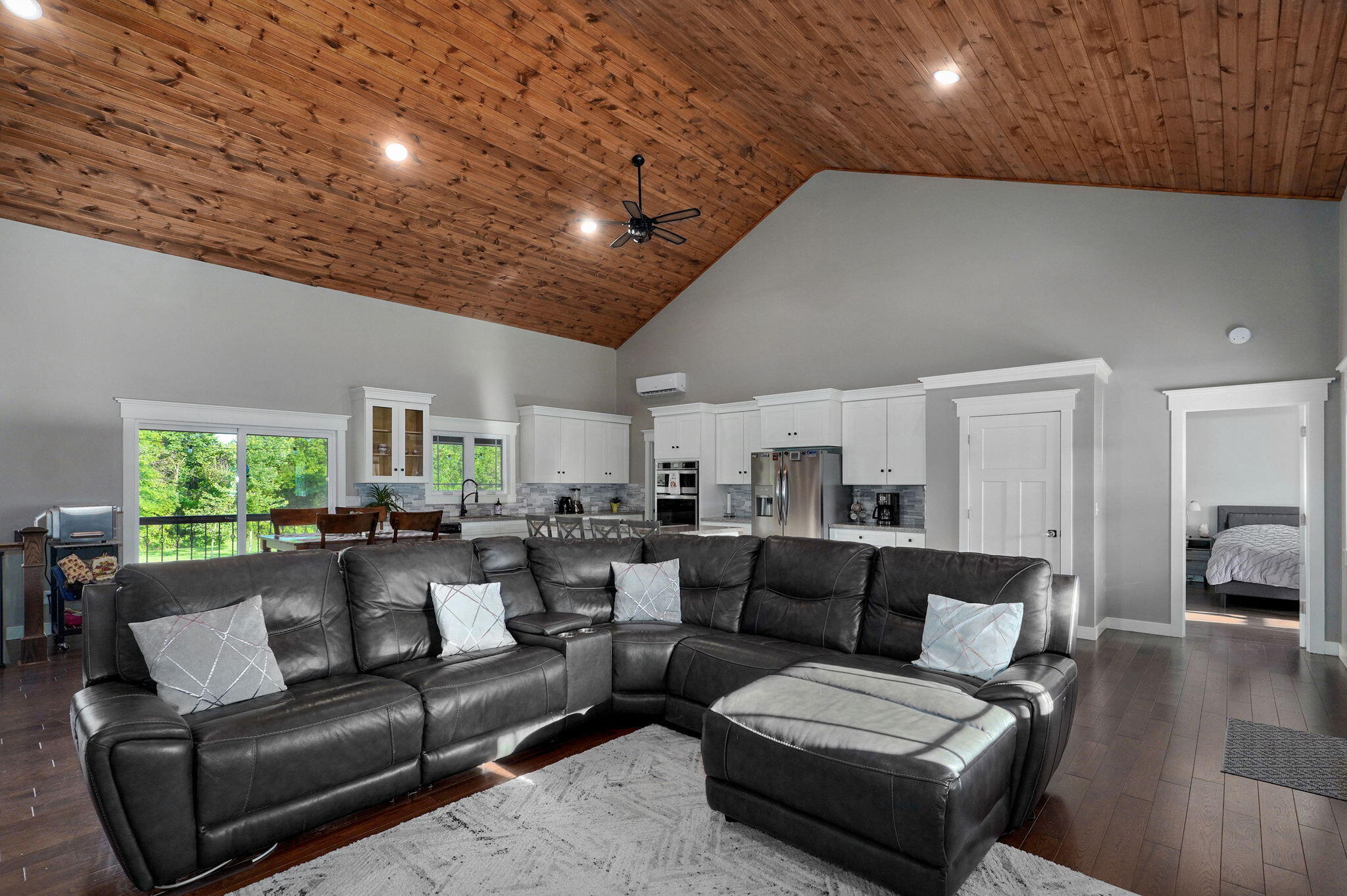 5116 South 165th Road Property Photo 12