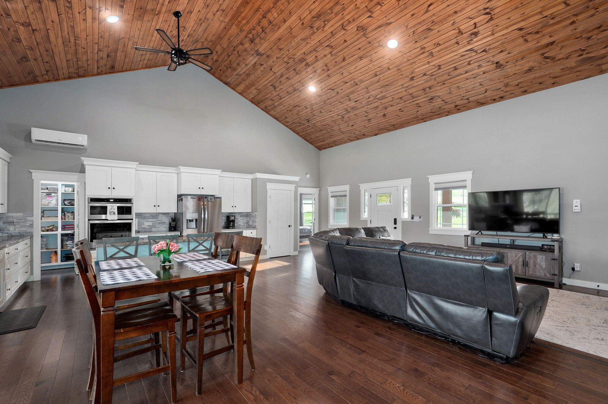 5116 South 165th Road Property Photo 14