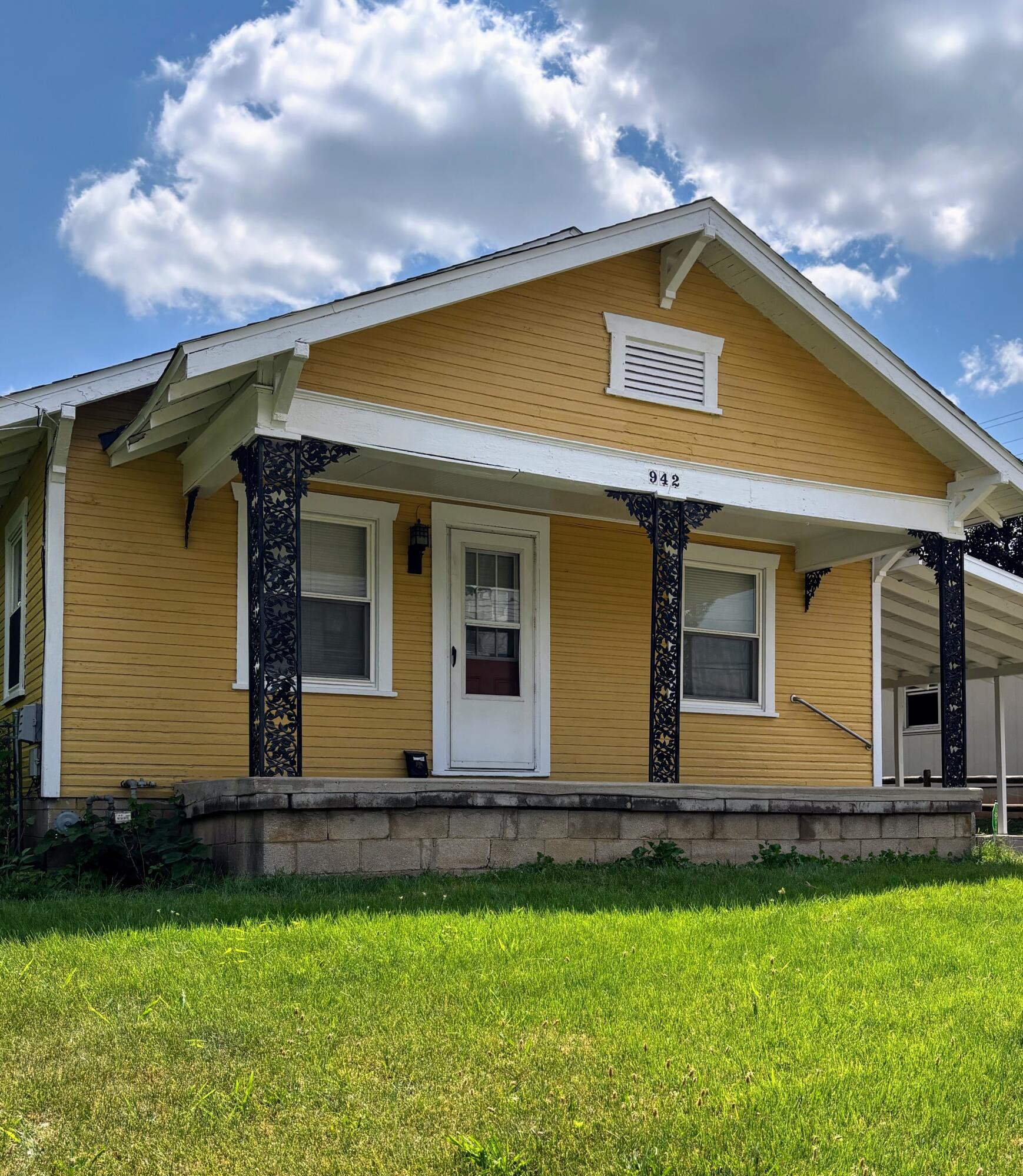 942 South Market Avenue Property Photo 1