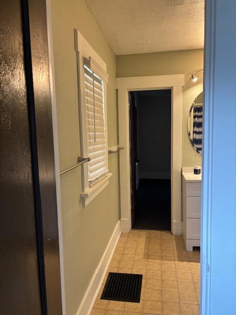 942 South Market Avenue Property Photo 10