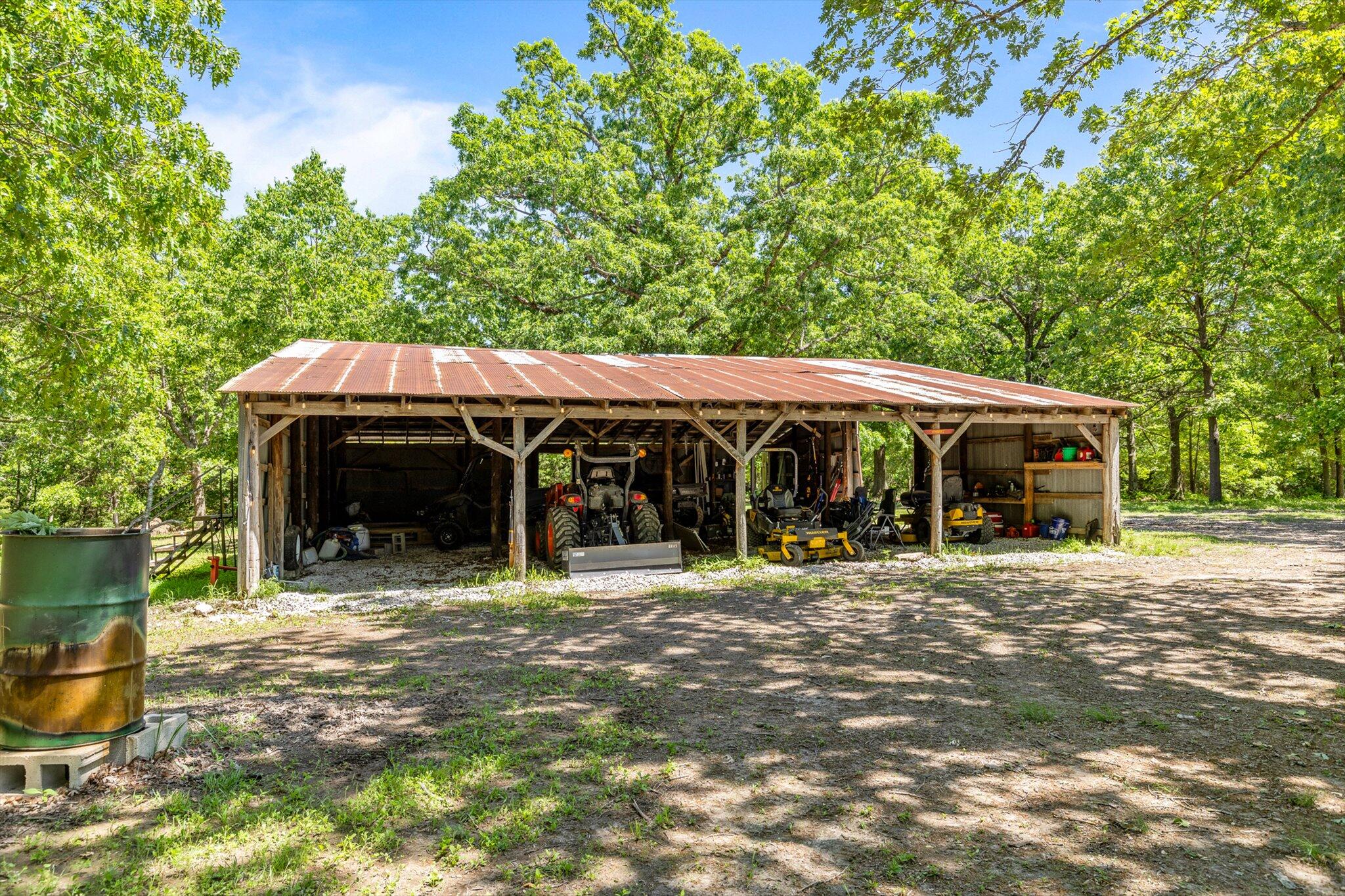 1523 West Farm Road 40 Property Photo 45