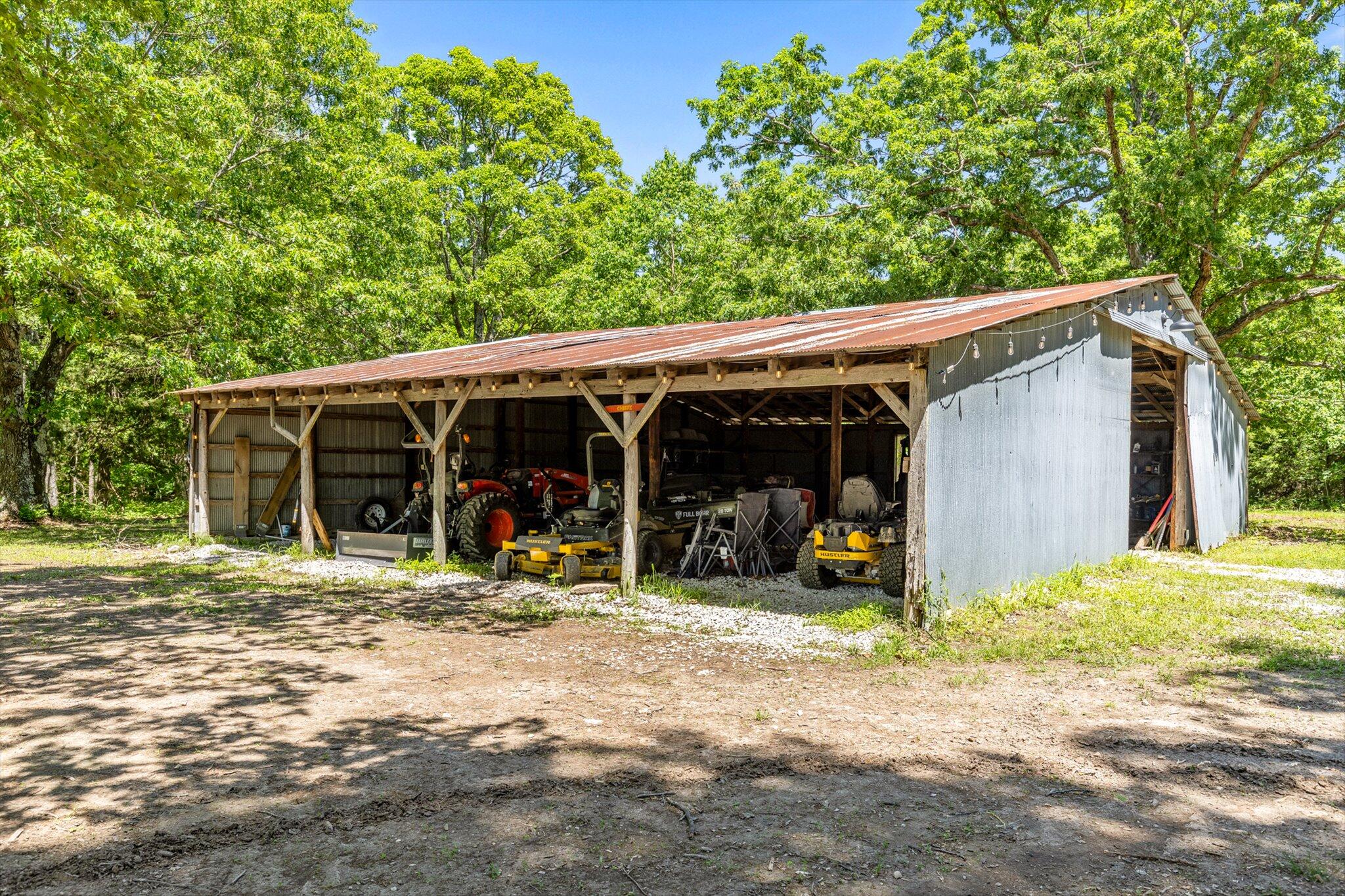 1523 West Farm Road 40 Property Photo 46