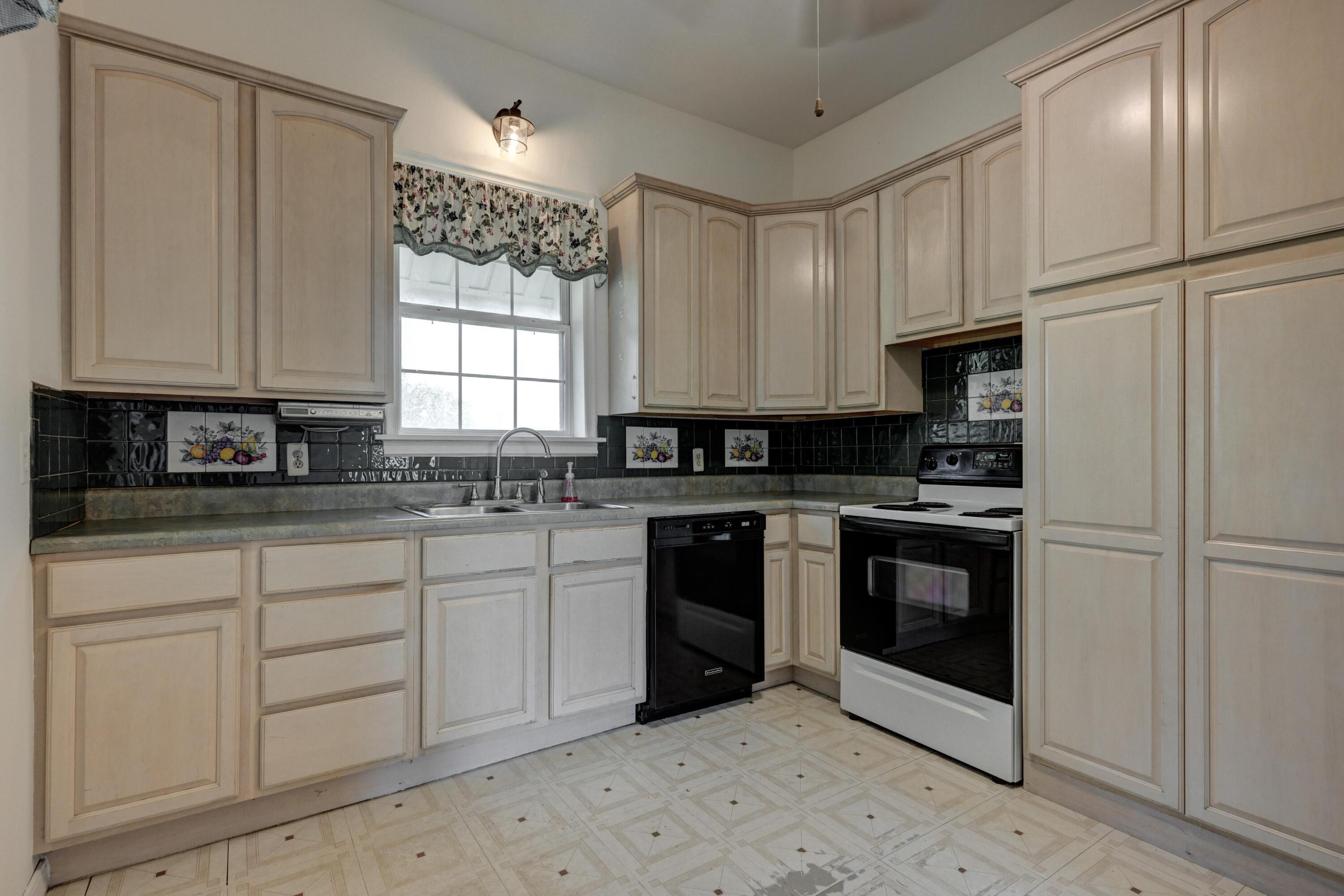 17381 Imperial Road Property Photo 10
