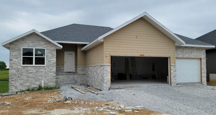 609 West Arbor Glenn Drive Property Photo 1