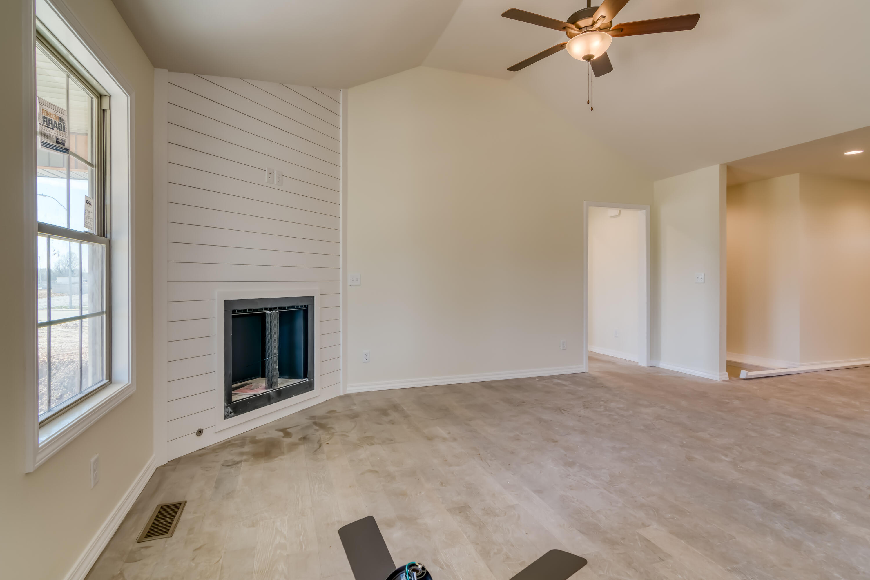 609 West Arbor Glenn Drive Property Photo 8