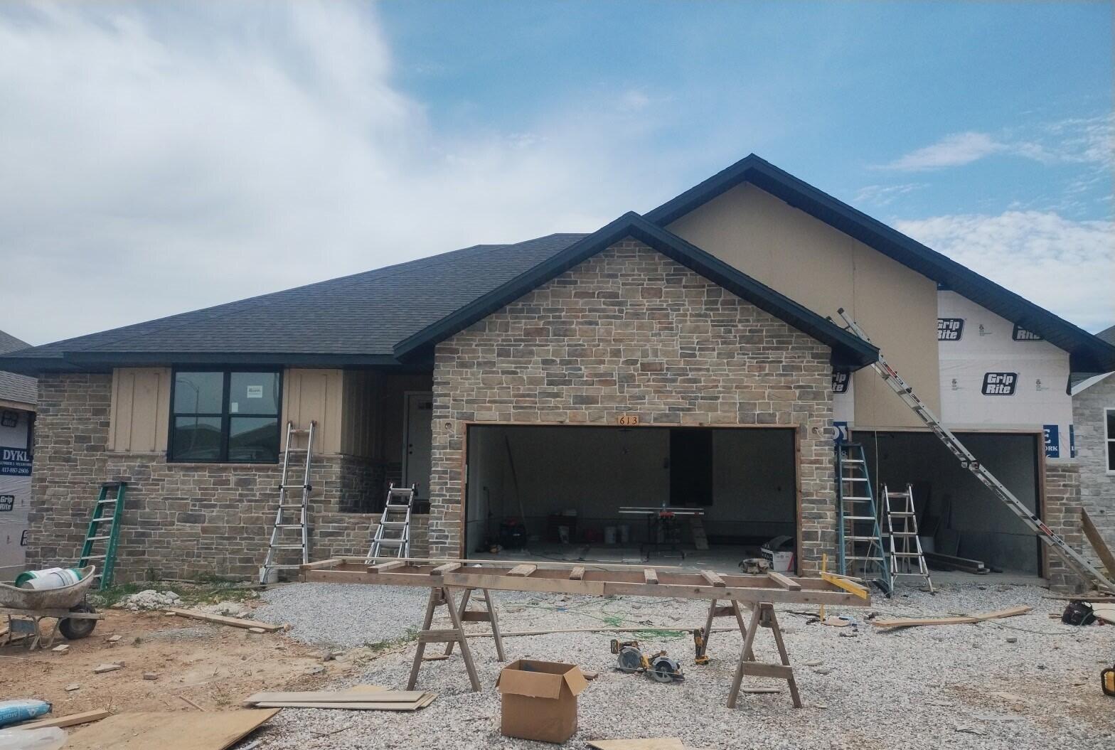 613 West Arbor Glenn Drive Property Photo 1