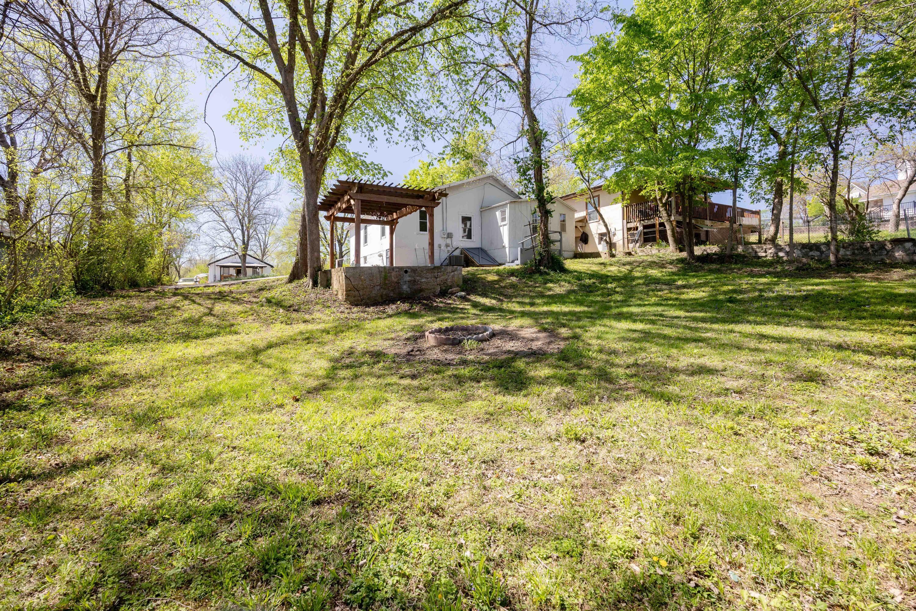 413 West College Street Property Photo 21