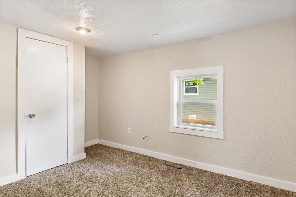 741 North Warren Avenue Property Photo 10