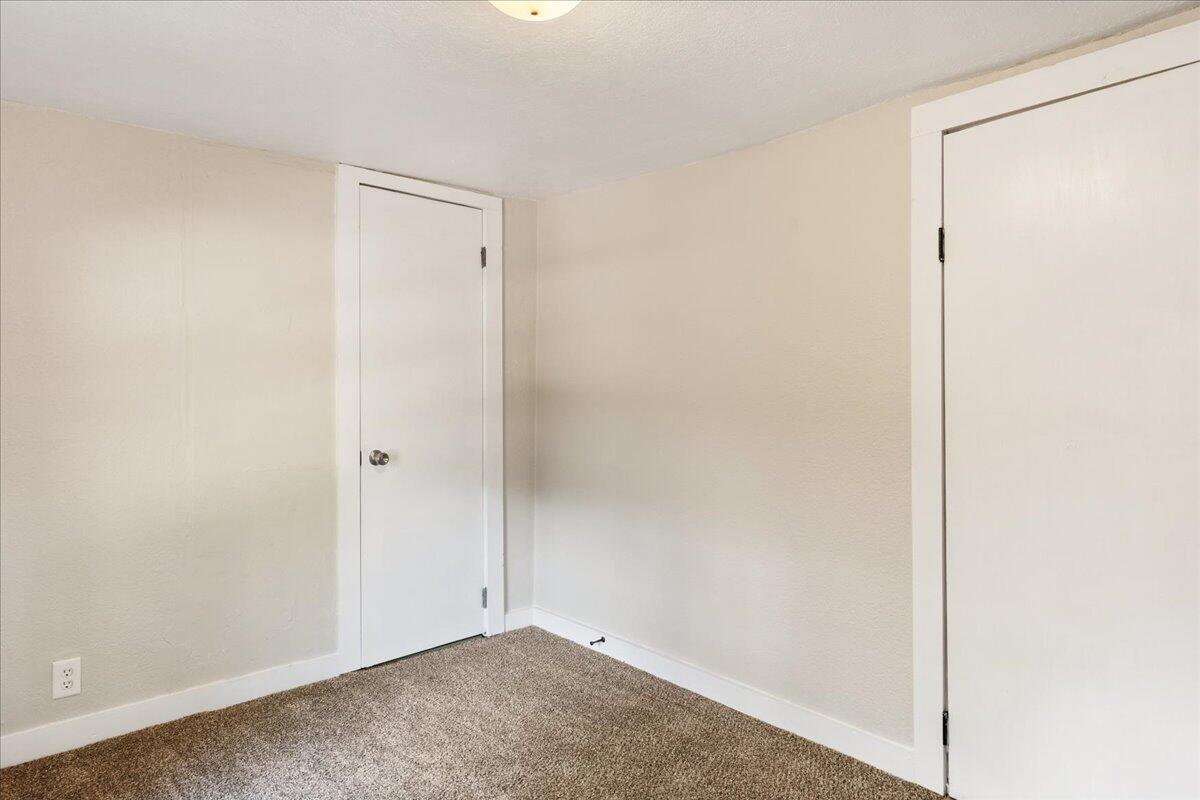 741 North Warren Avenue Property Photo 12