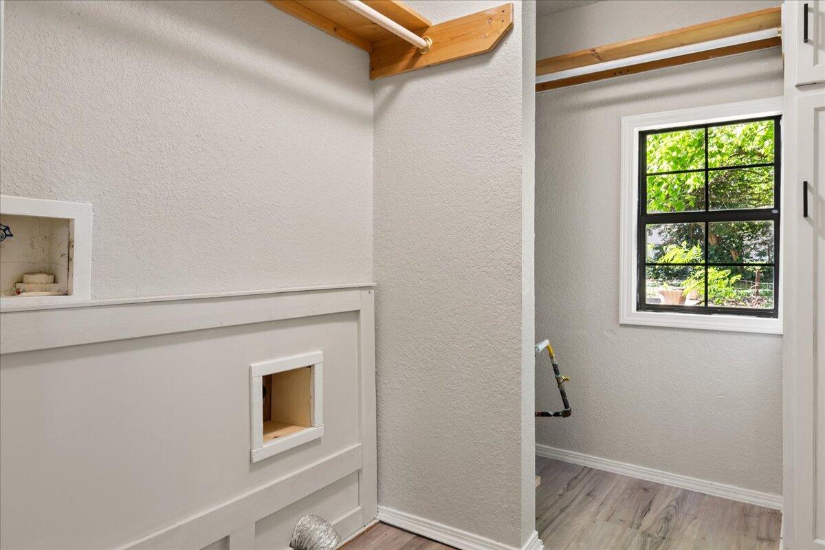 741 North Warren Avenue Property Photo 15