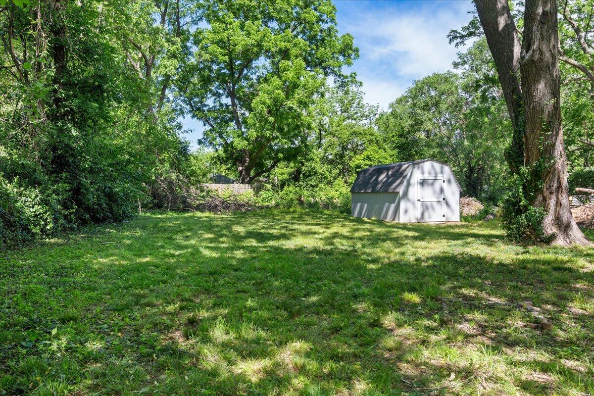 741 North Warren Avenue Property Photo 17