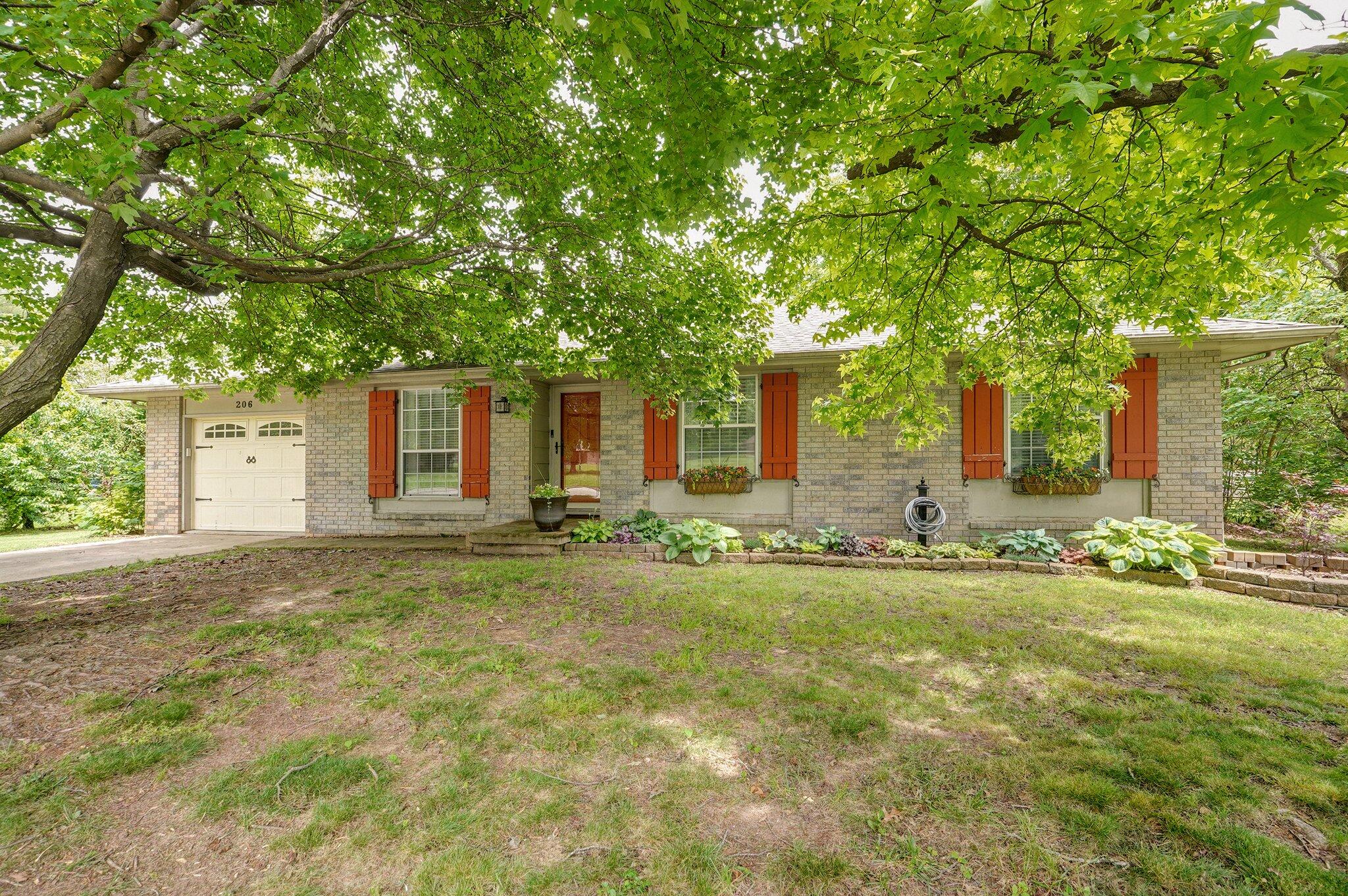 206 North Lynn Avenue Property Photo 2