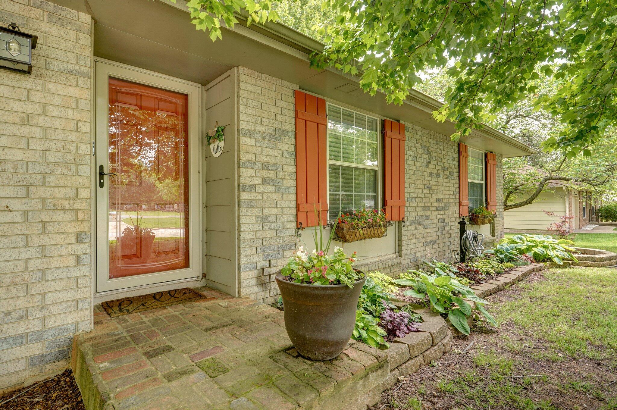 206 North Lynn Avenue Property Photo 4