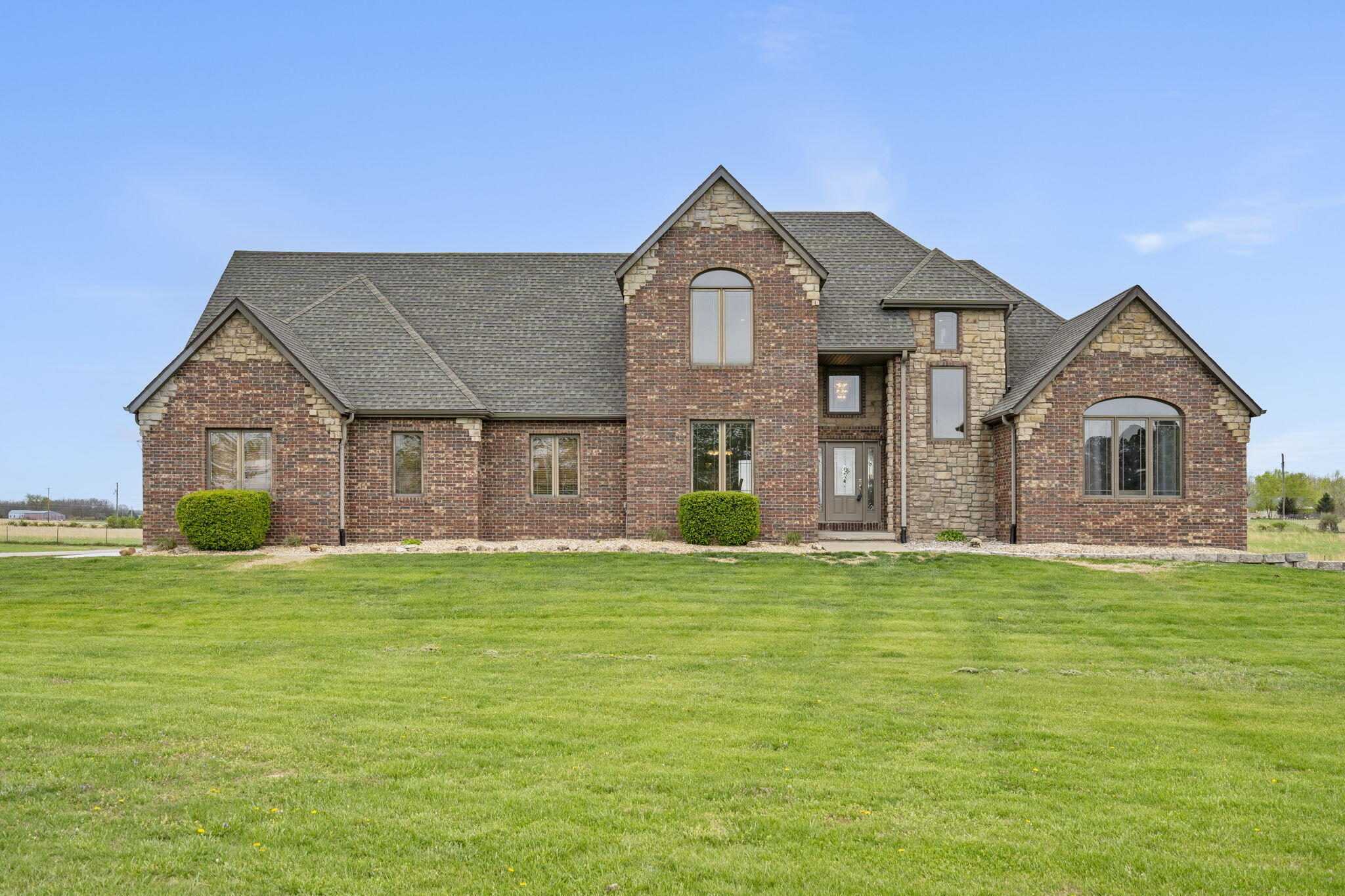 110 Castlekeep Drive Property Photo 3