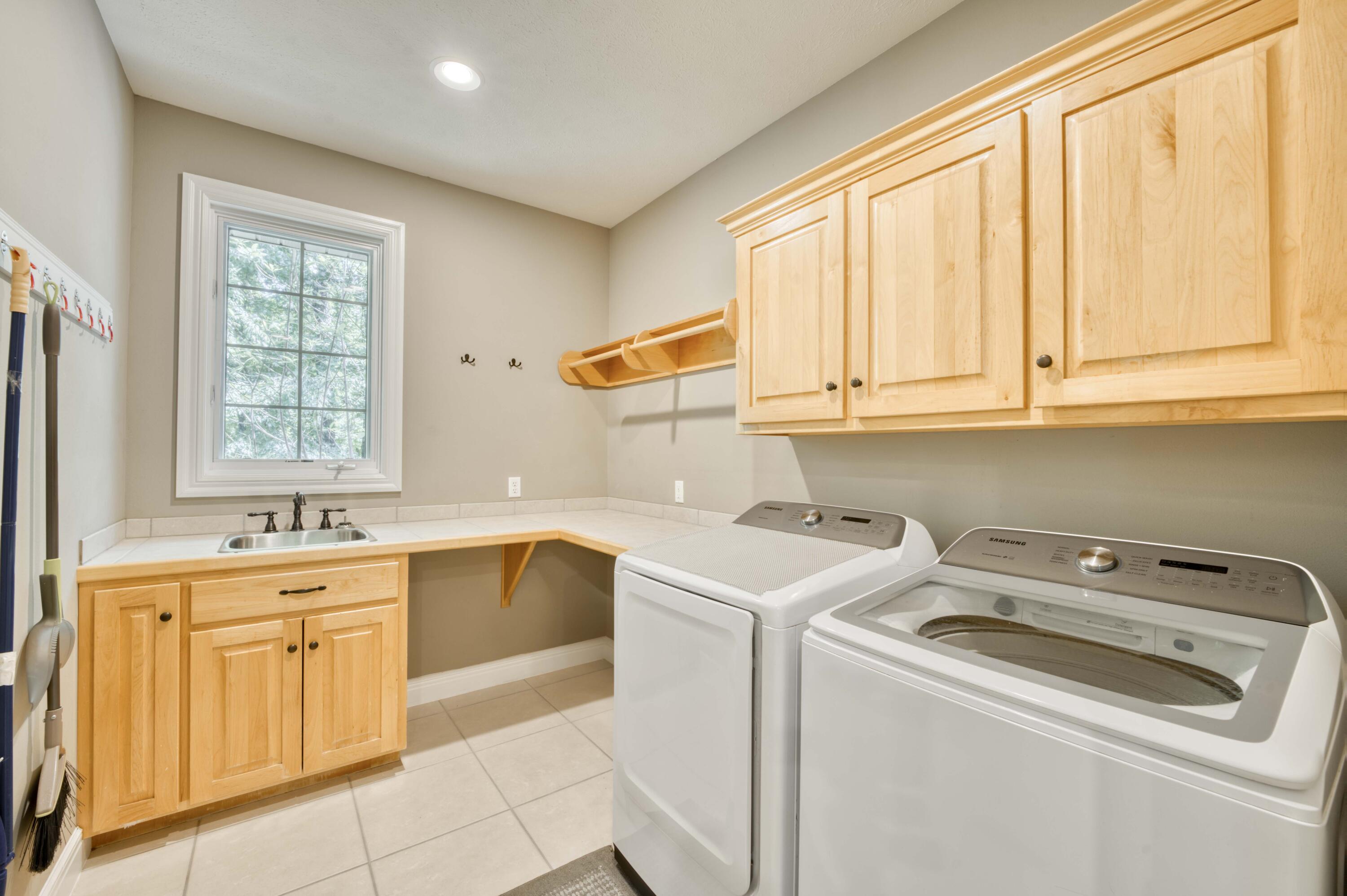 3262 South Thornridge Drive Property Photo 28