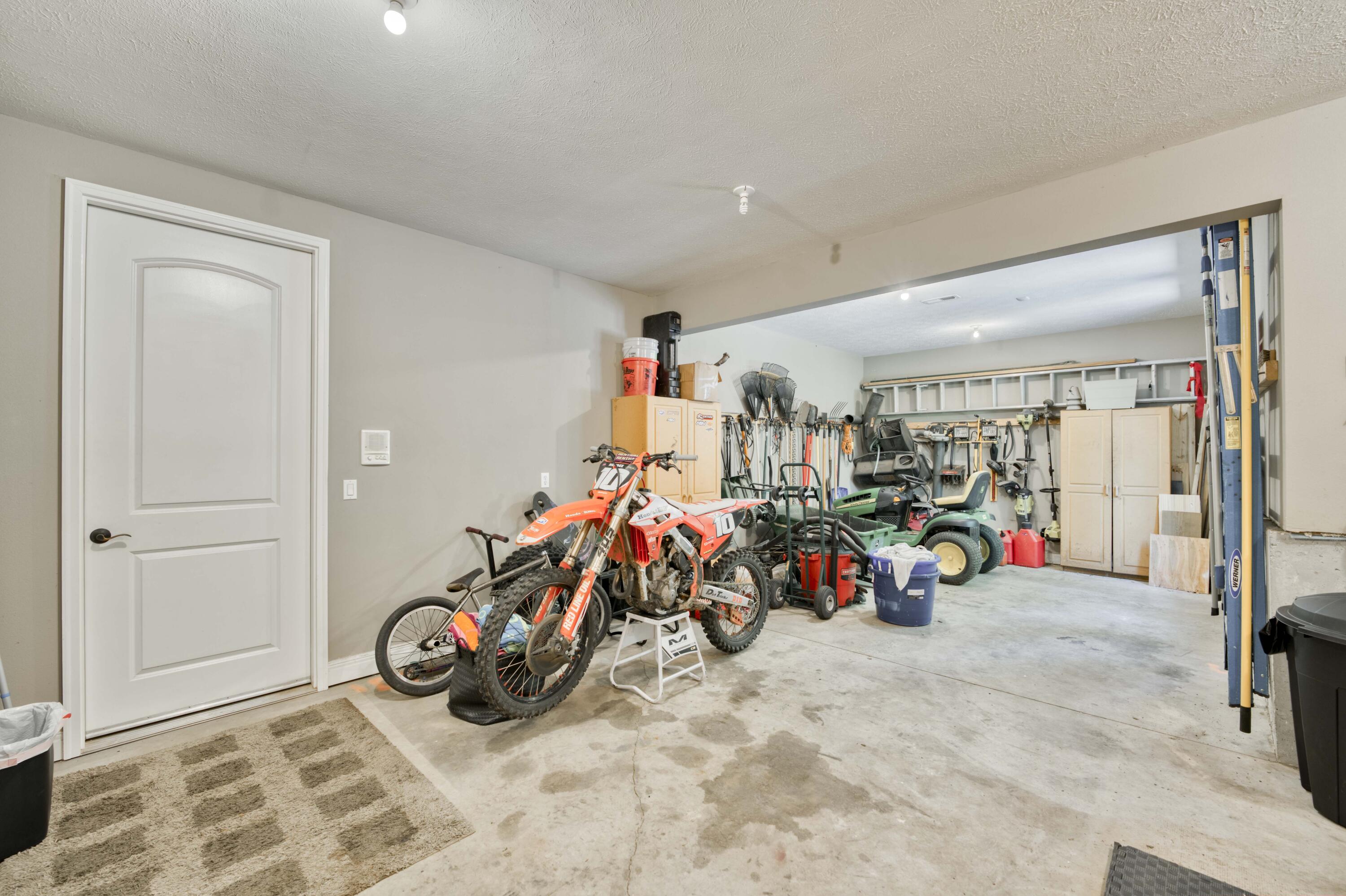 3262 South Thornridge Drive Property Photo 67