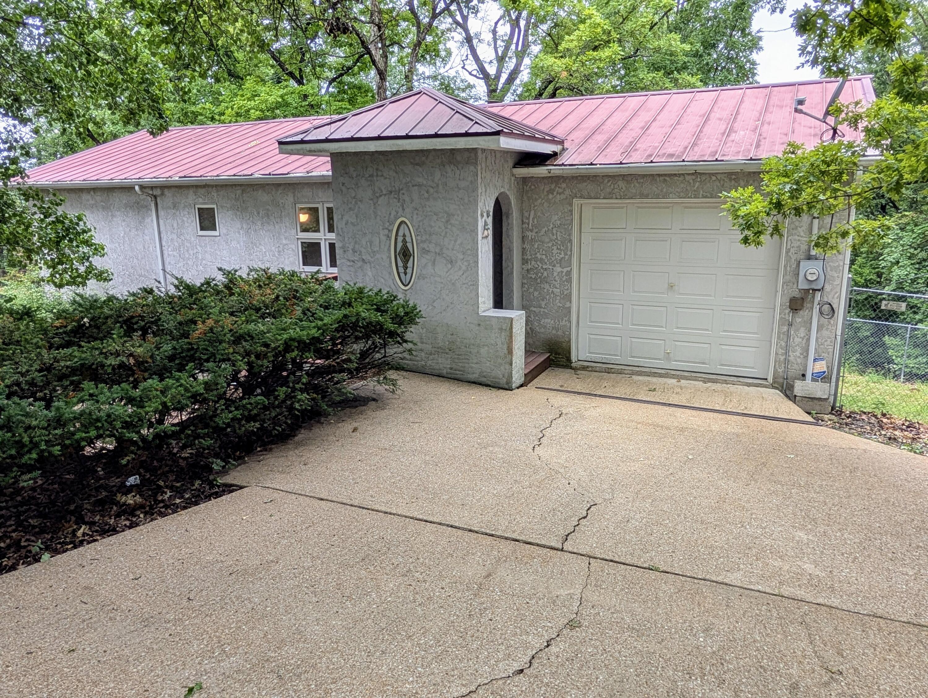 1649 Talking Rocks Road Property Photo 1