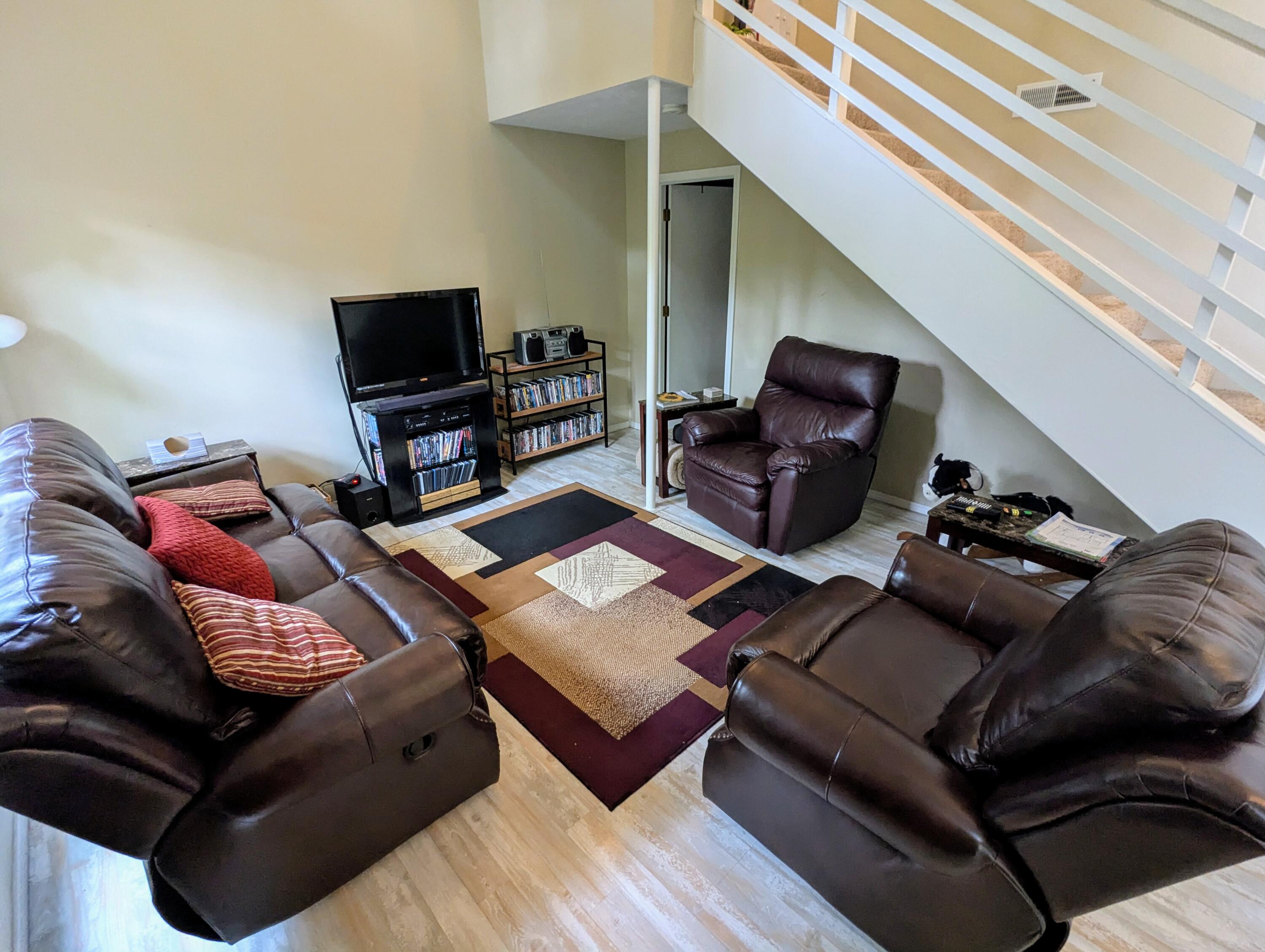1649 Talking Rocks Road Property Photo 4