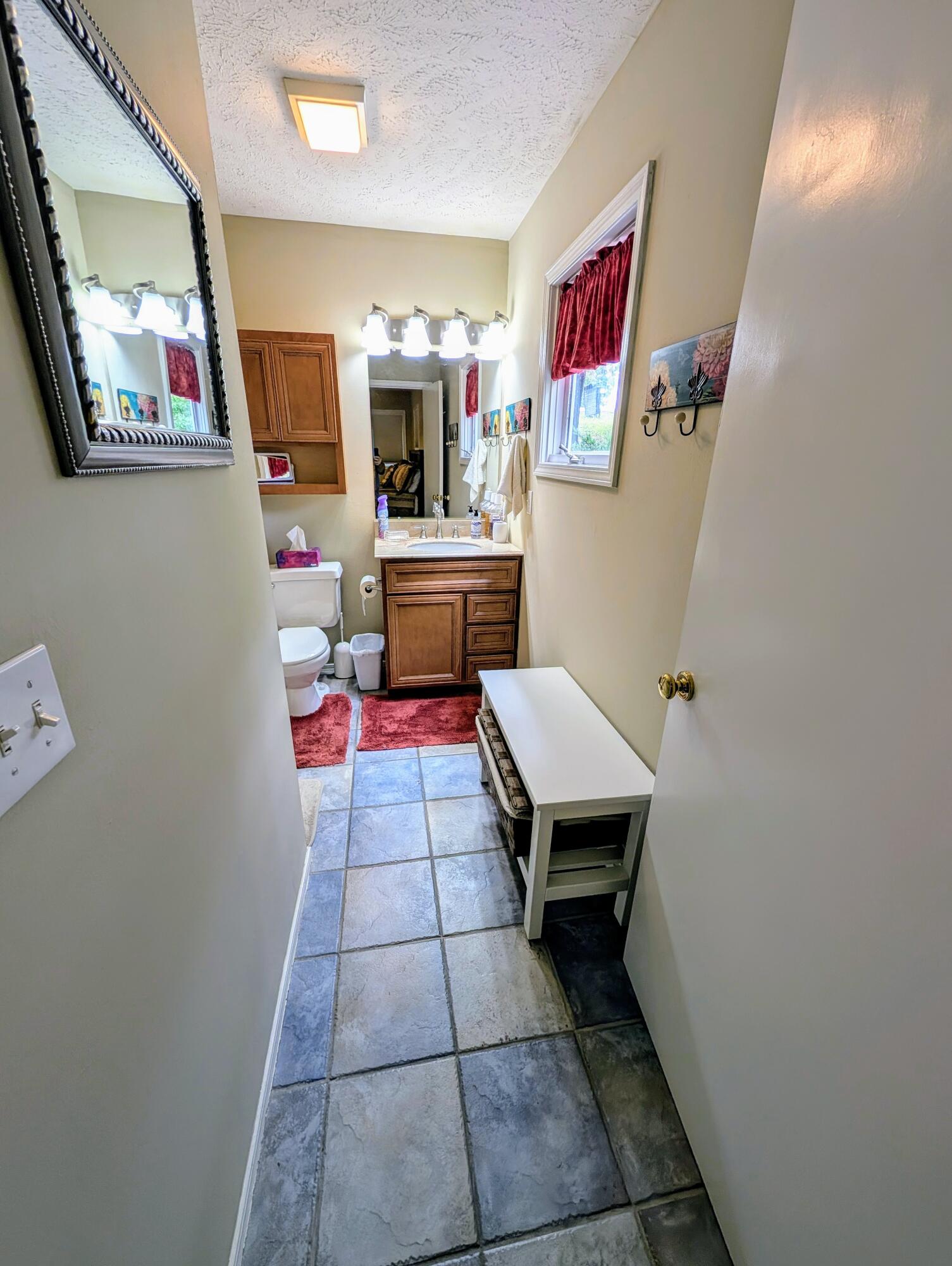1649 Talking Rocks Road Property Photo 22