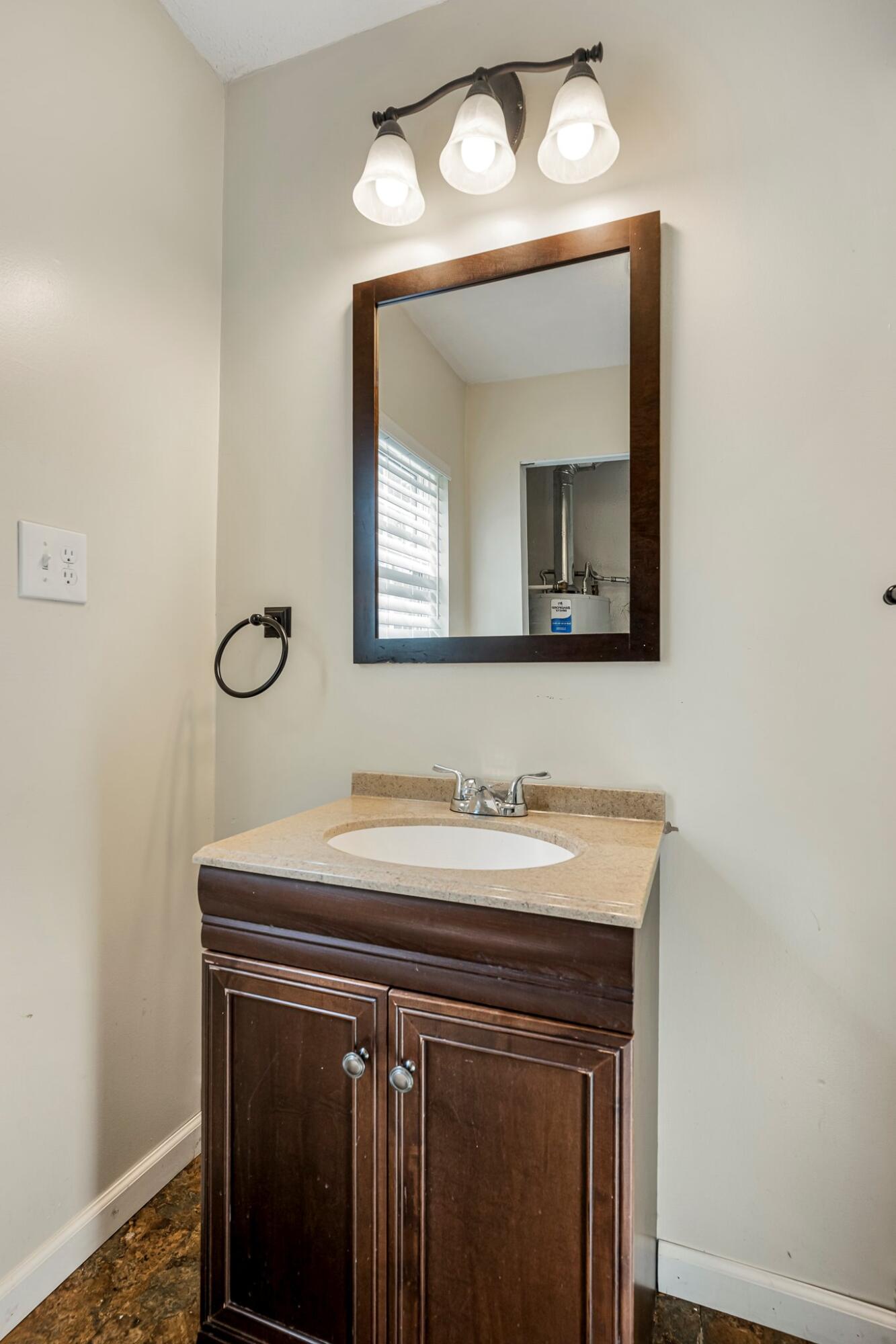332 East Silsby Street Property Photo 19