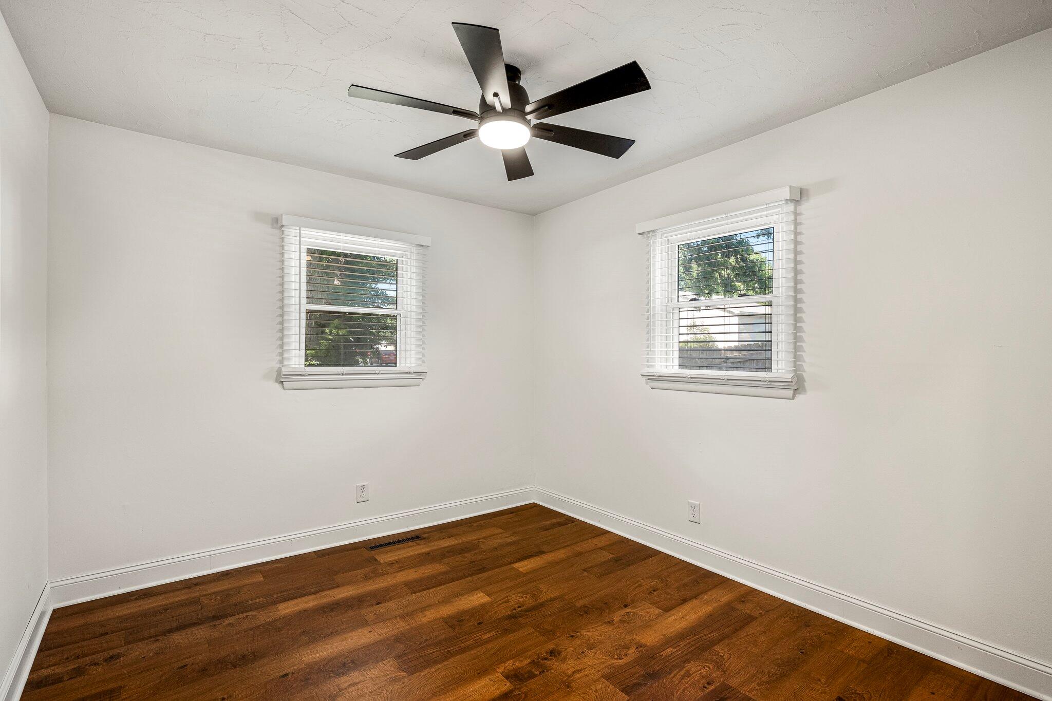 332 East Silsby Street Property Photo 25