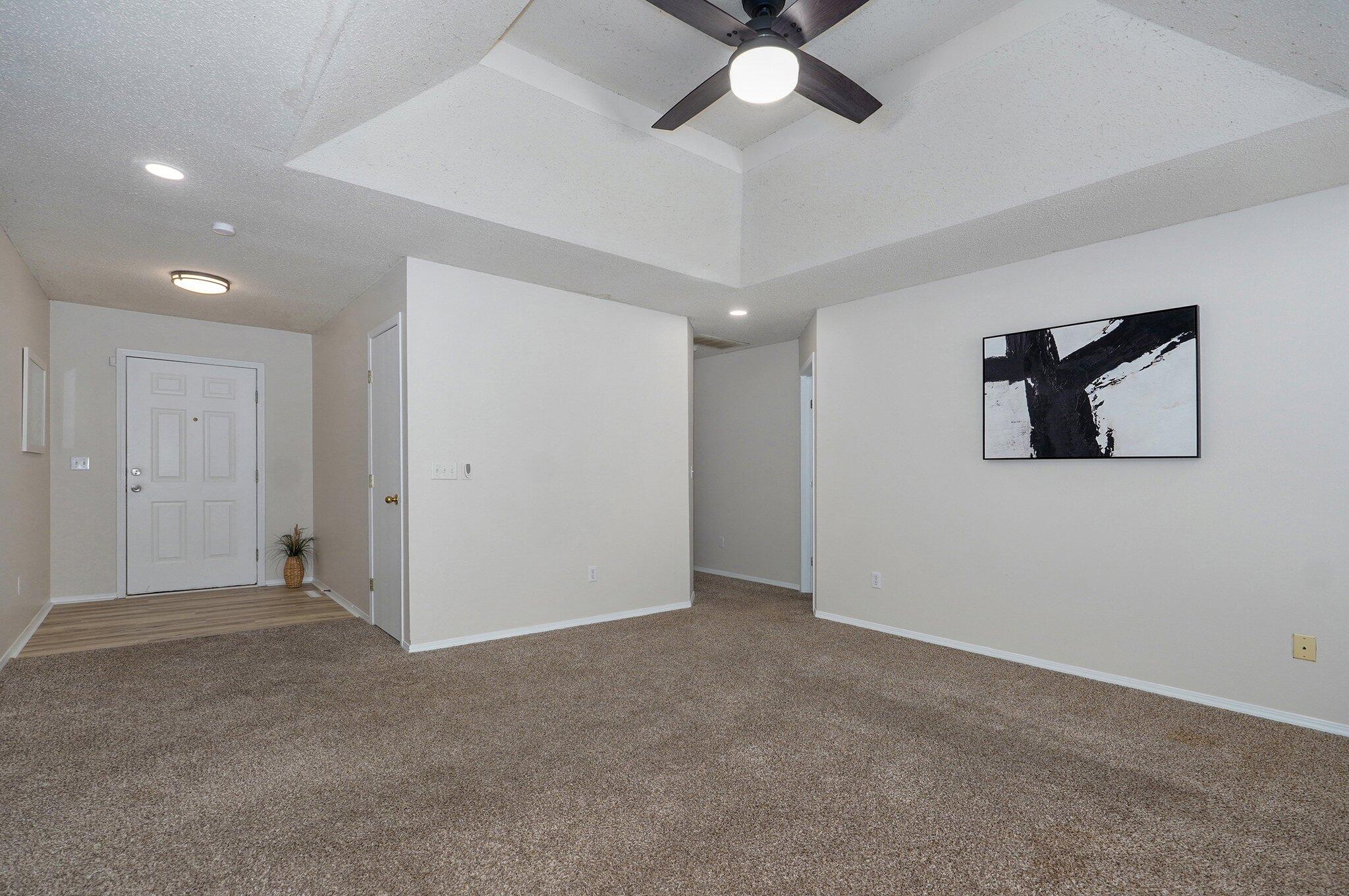5647 South Aaron Avenue Property Photo 6