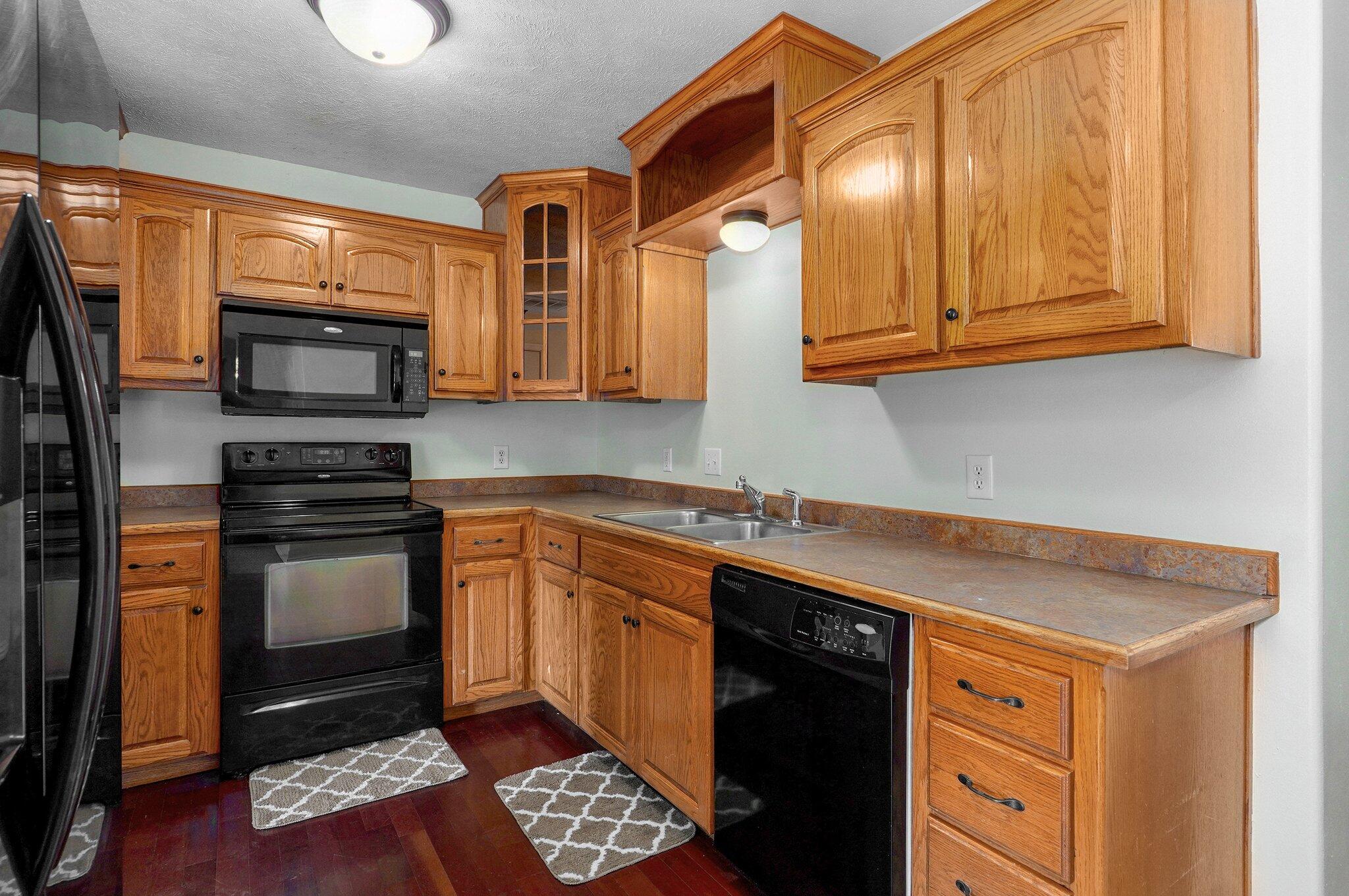259 Aven Avenue Property Photo 2