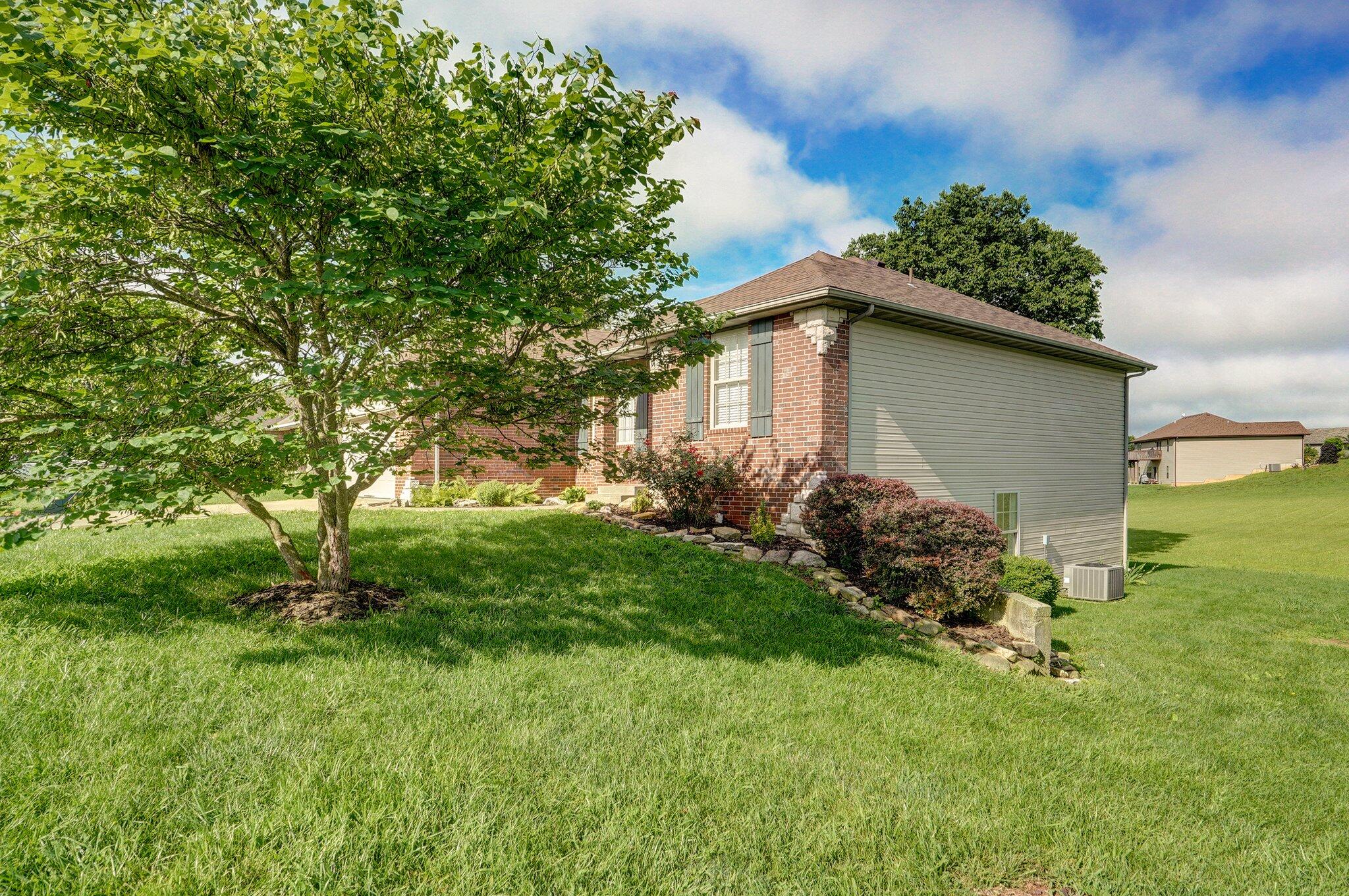 259 Aven Avenue Property Photo 6