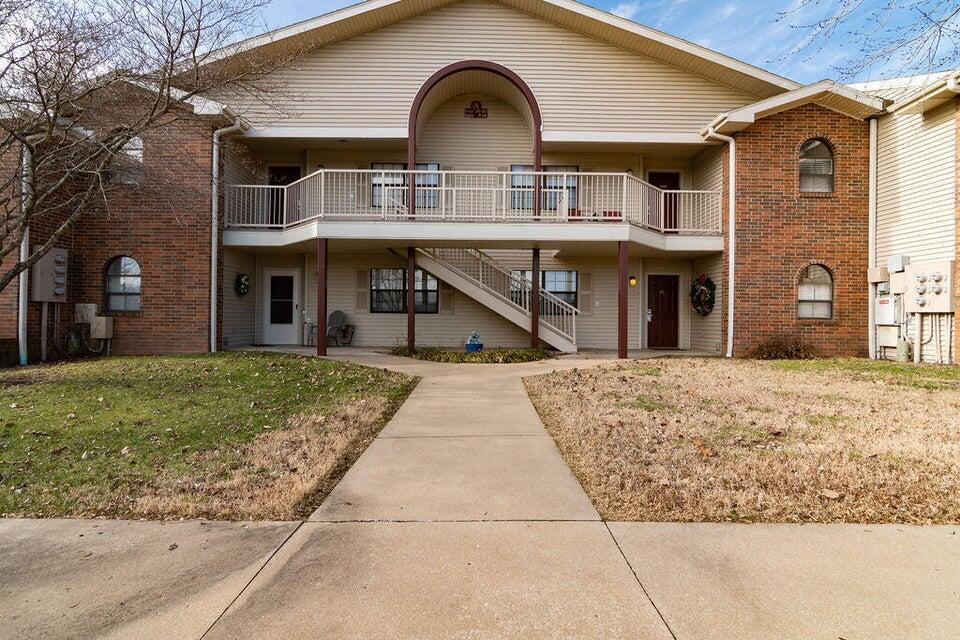350 Wildwood Drive South Property Photo 1