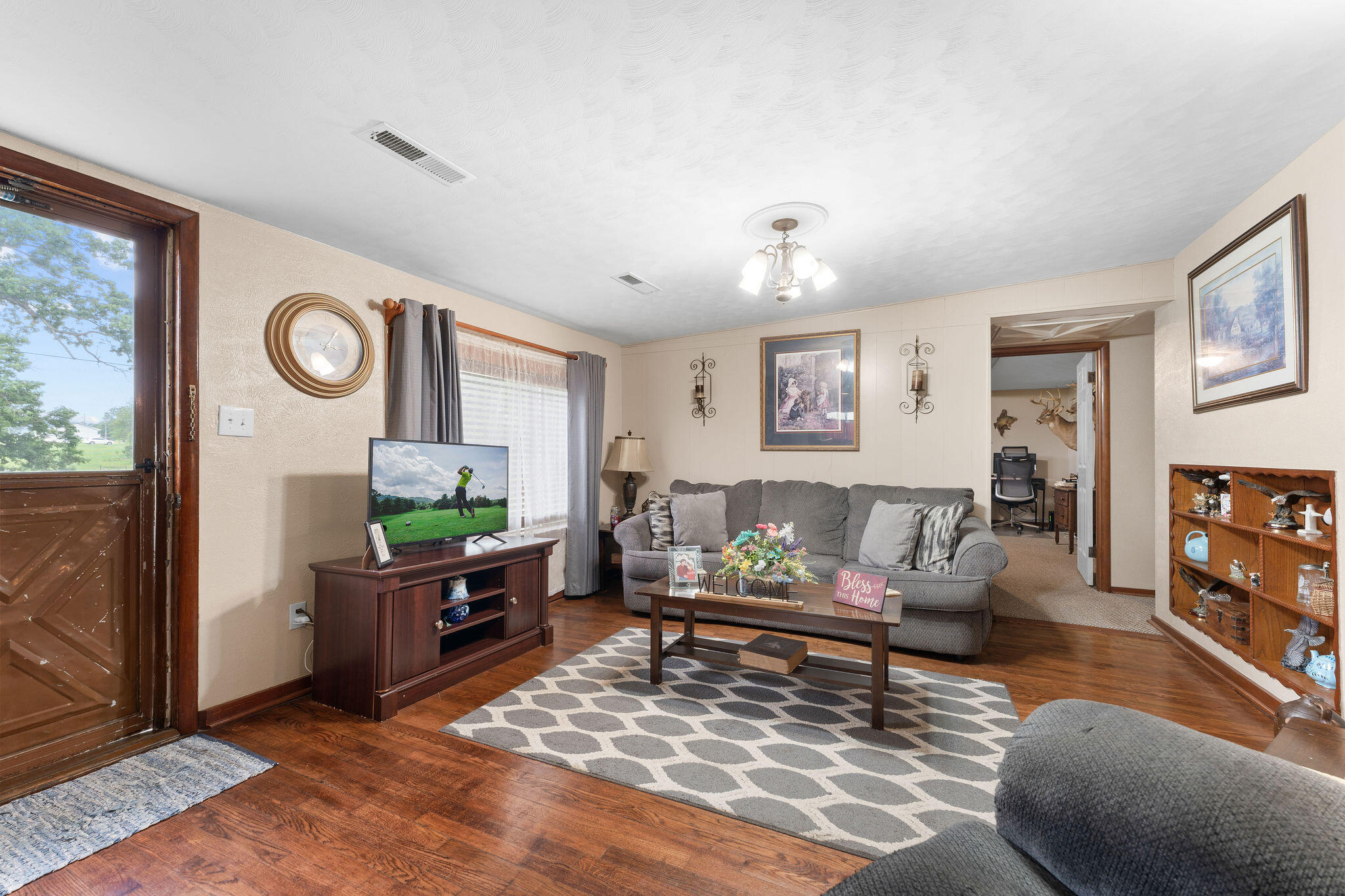 14004 Farm Road 1105 Property Photo 6
