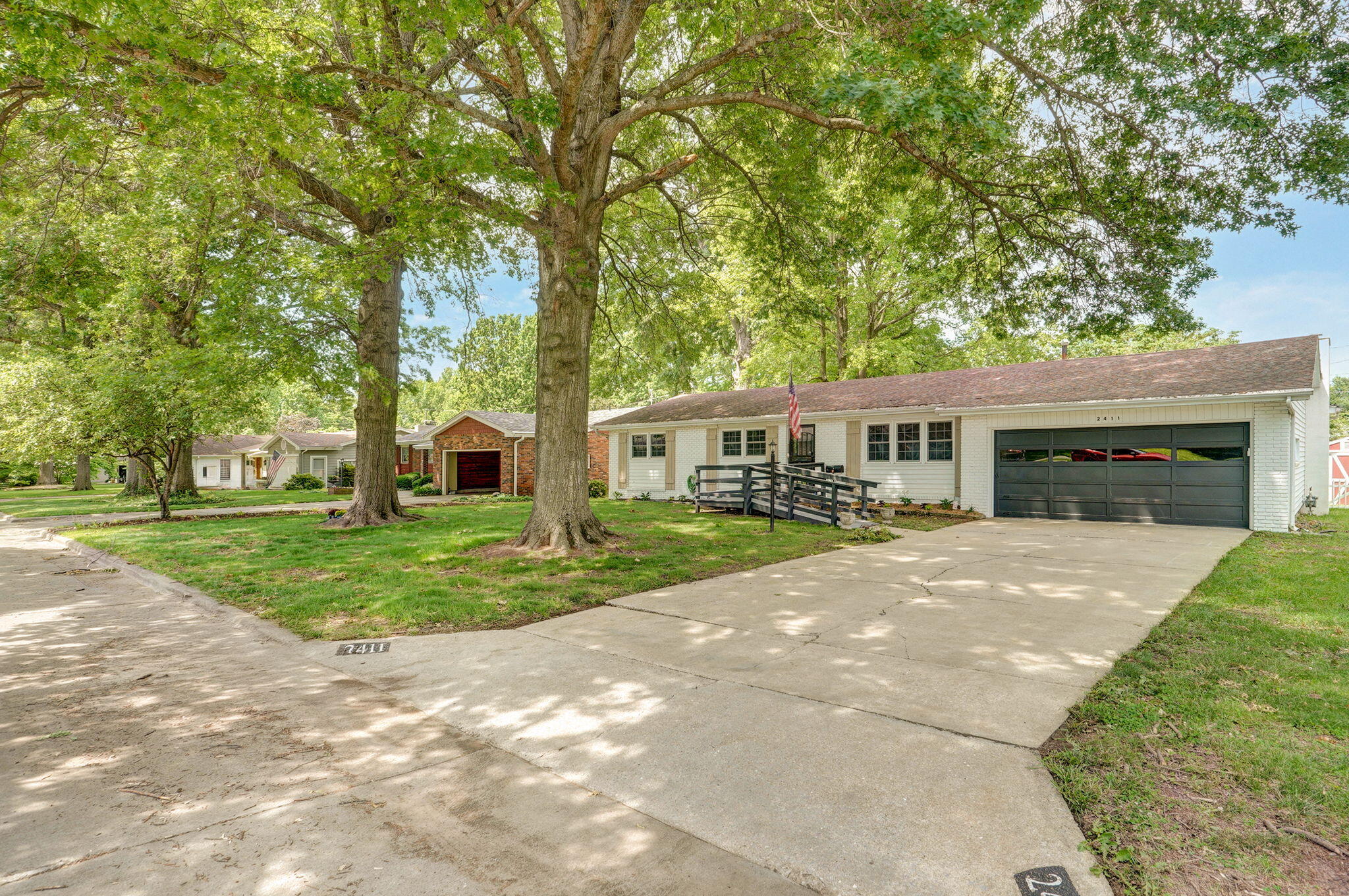 2411 South Rogers Avenue Property Photo 1