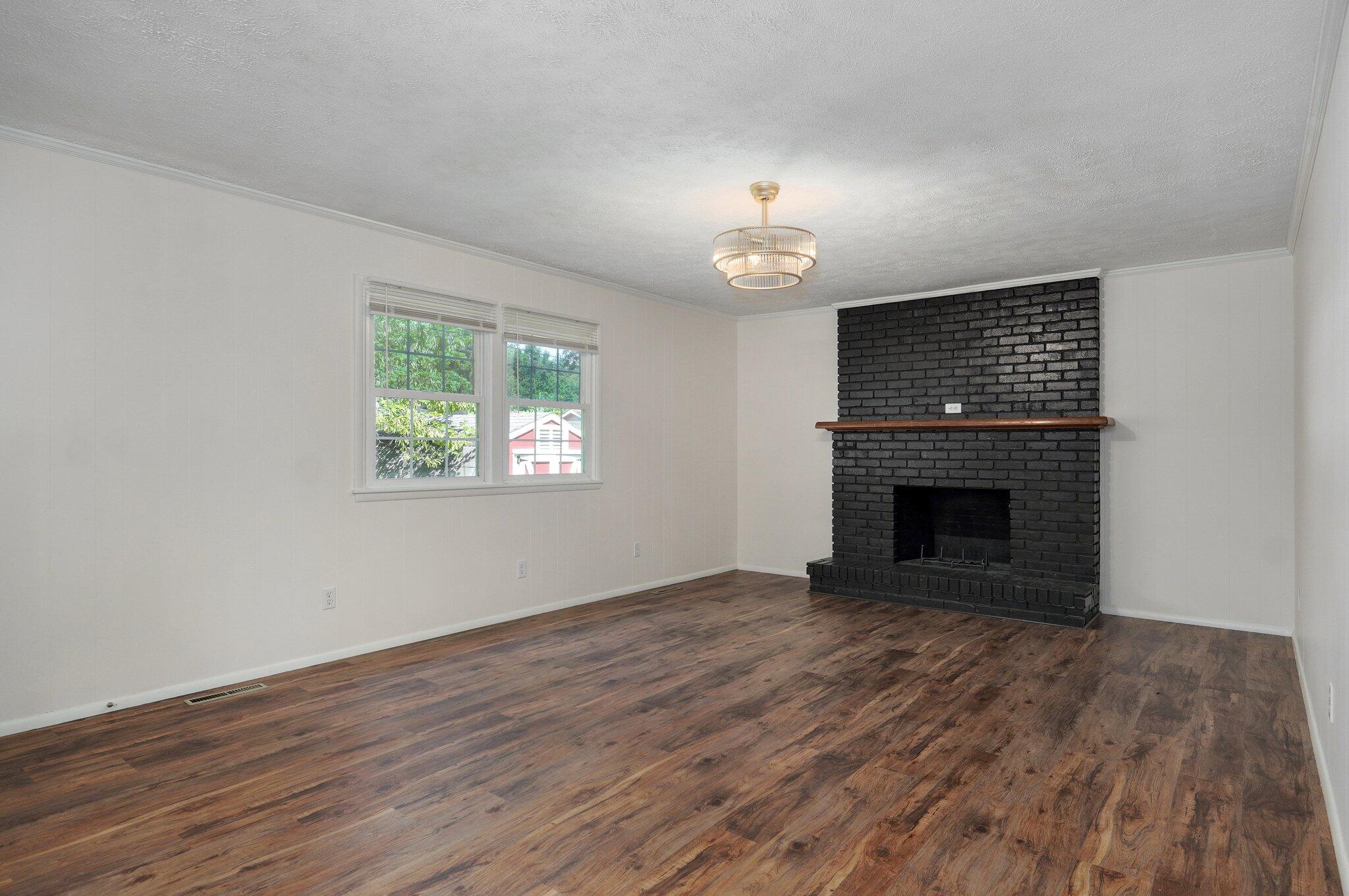 2411 South Rogers Avenue Property Photo 14