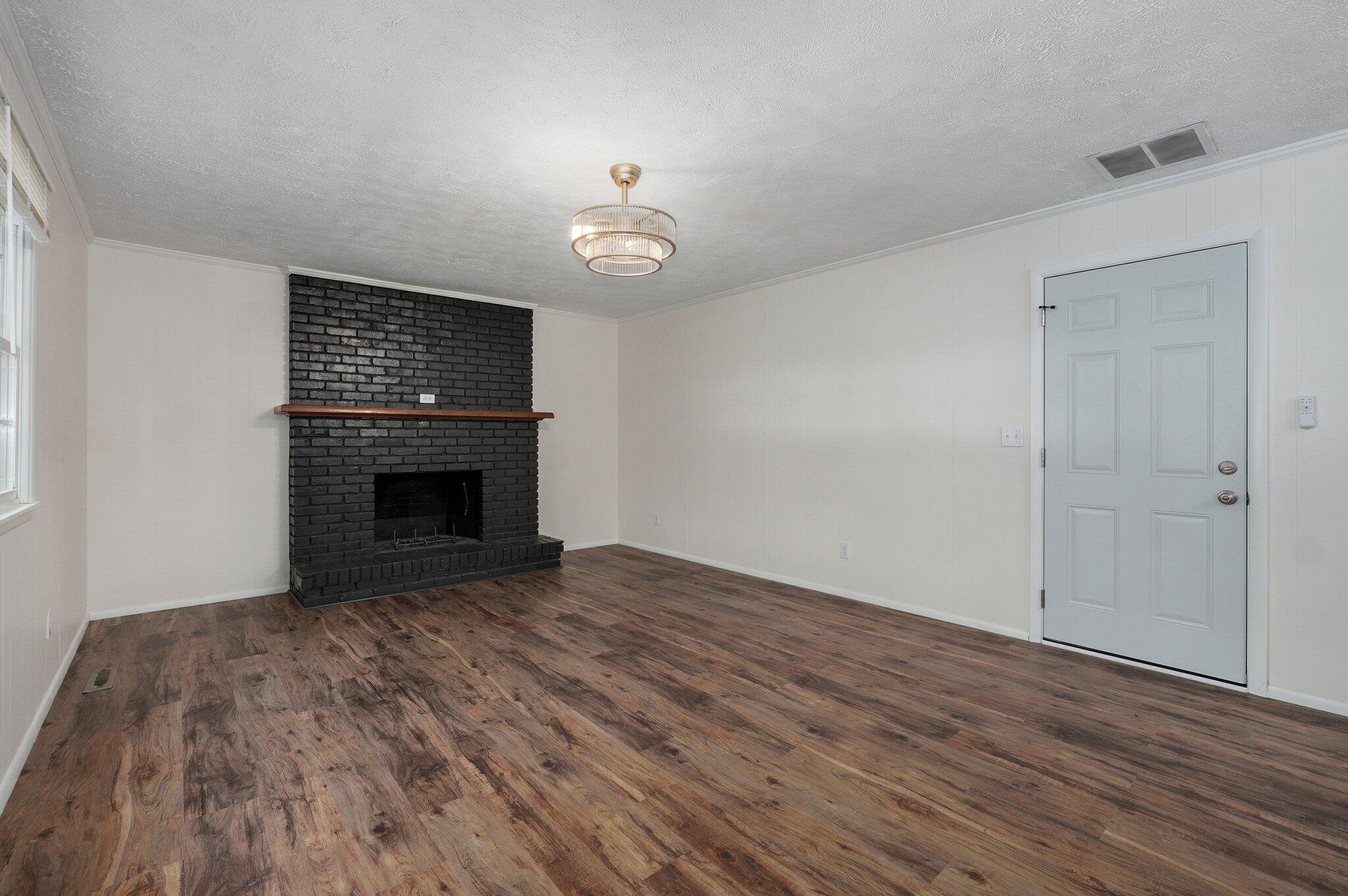 2411 South Rogers Avenue Property Photo 15