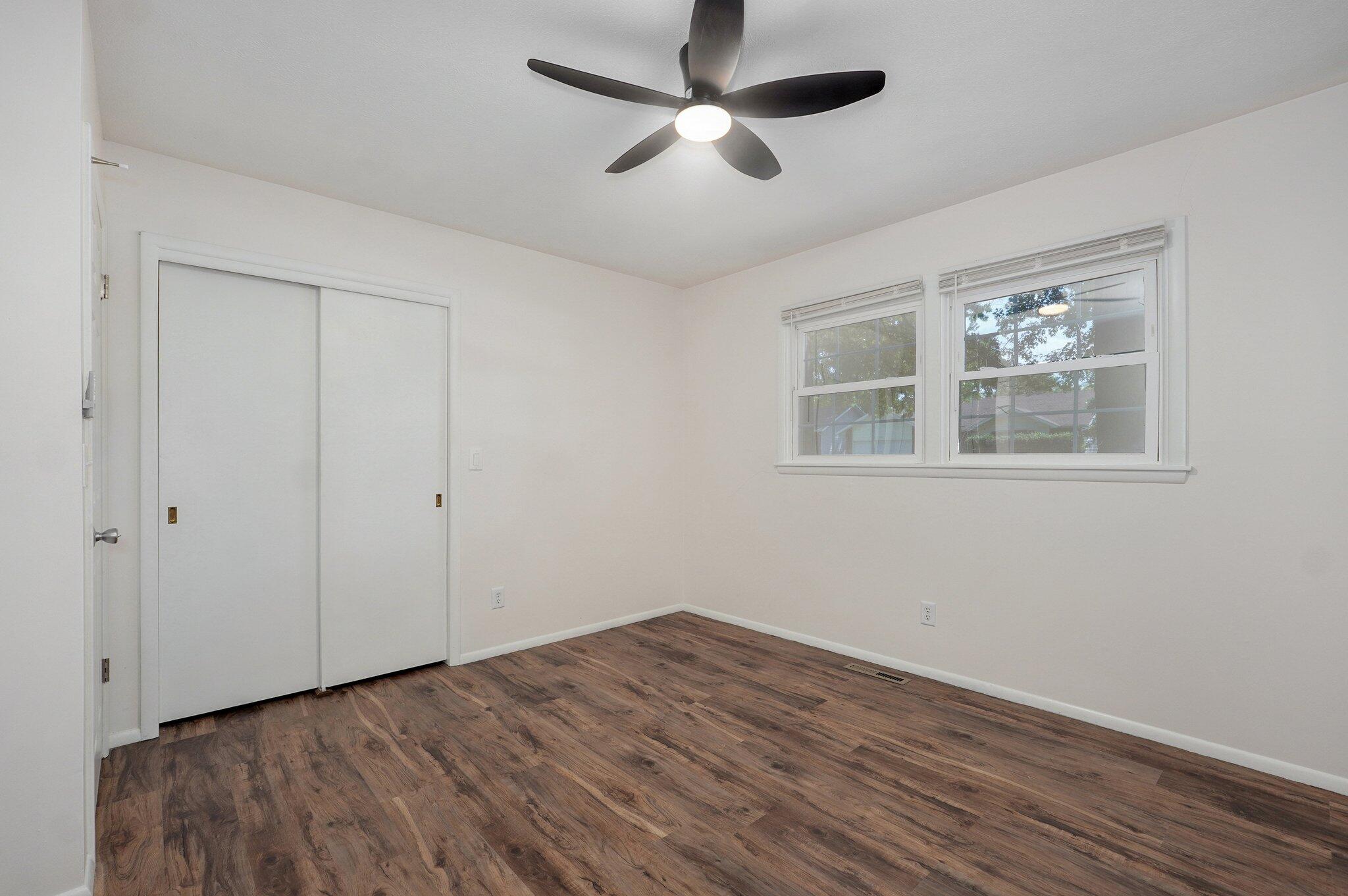 2411 South Rogers Avenue Property Photo 21
