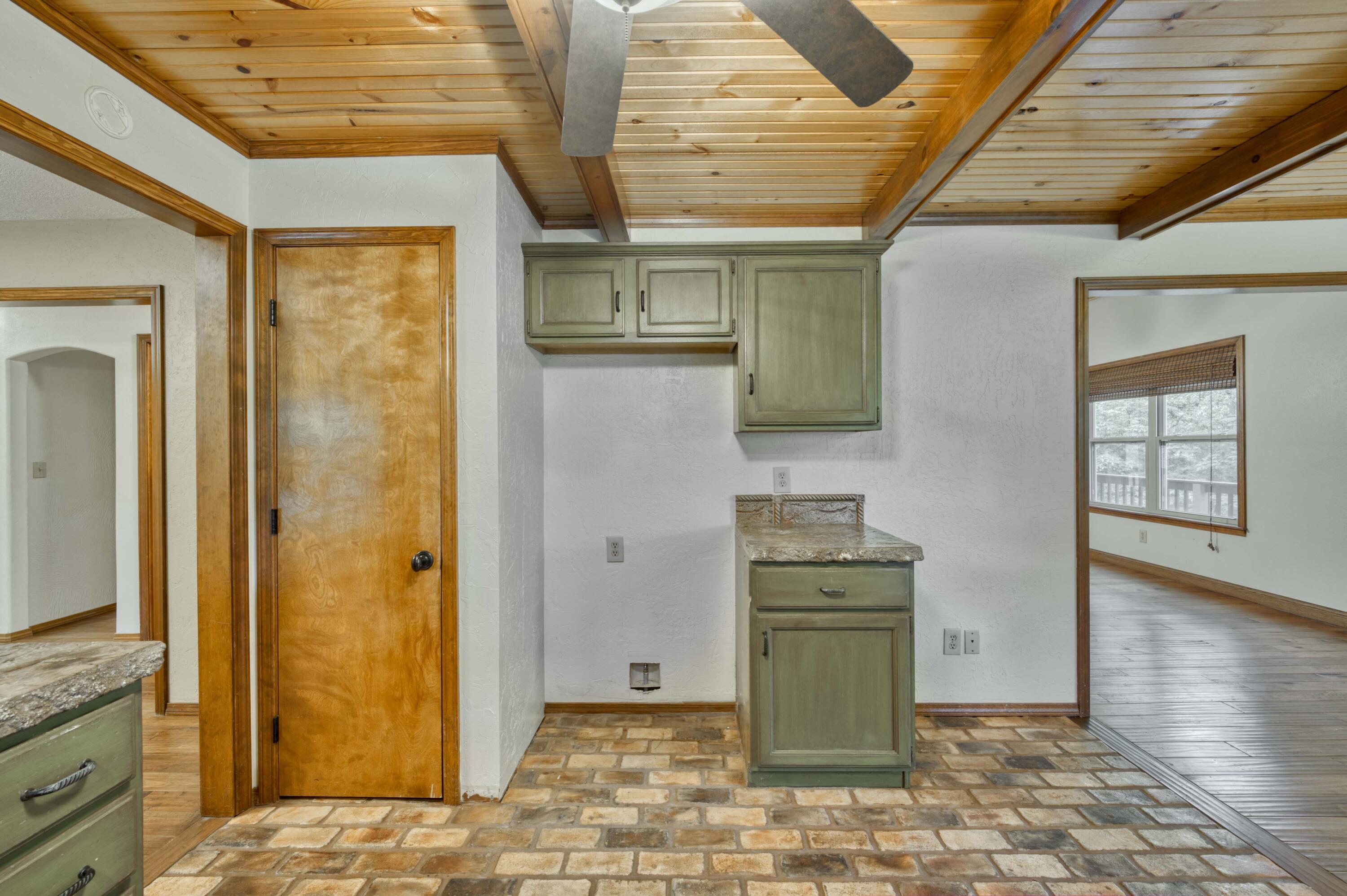 224 Loveland Drive Property Photo 12