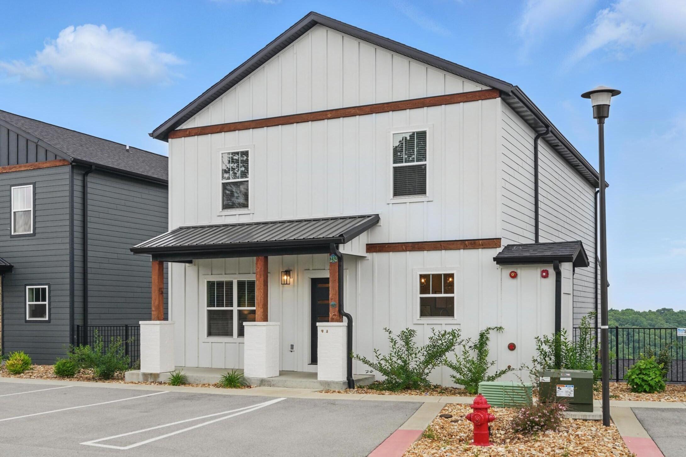 232 Chateau Mountain Hilltop Way Property Photo 1