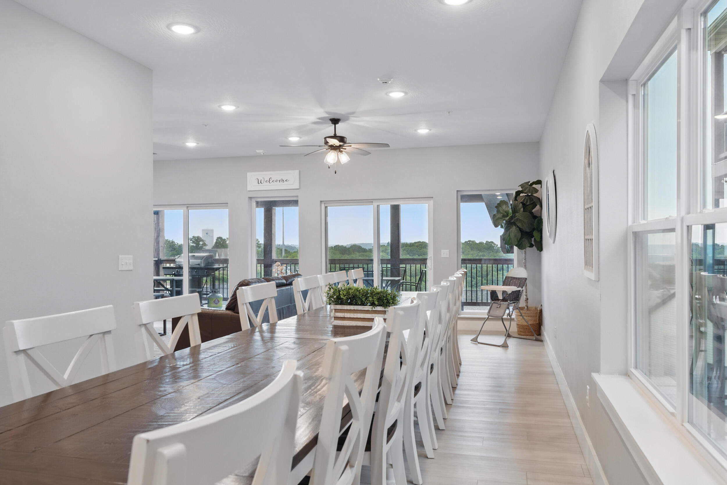 232 Chateau Mountain Hilltop Way Property Photo 13