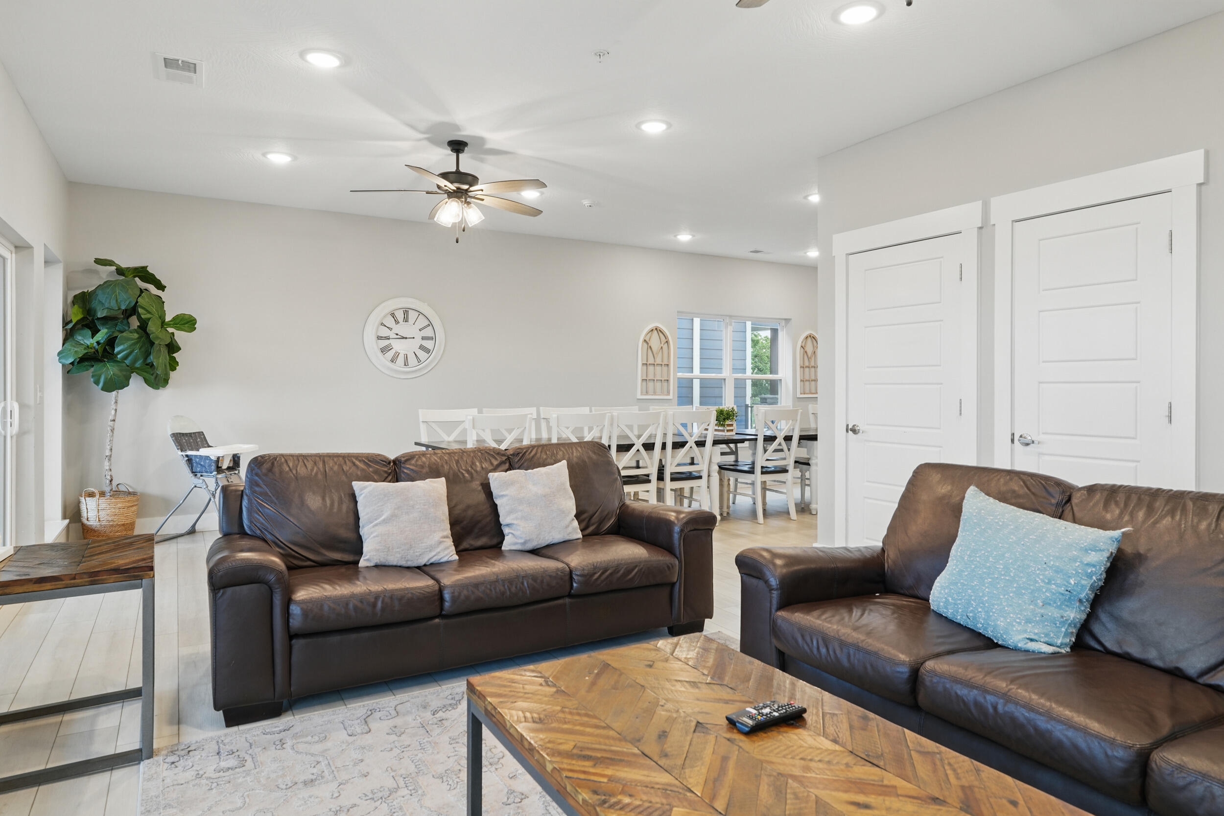 232 Chateau Mountain Hilltop Way Property Photo 17