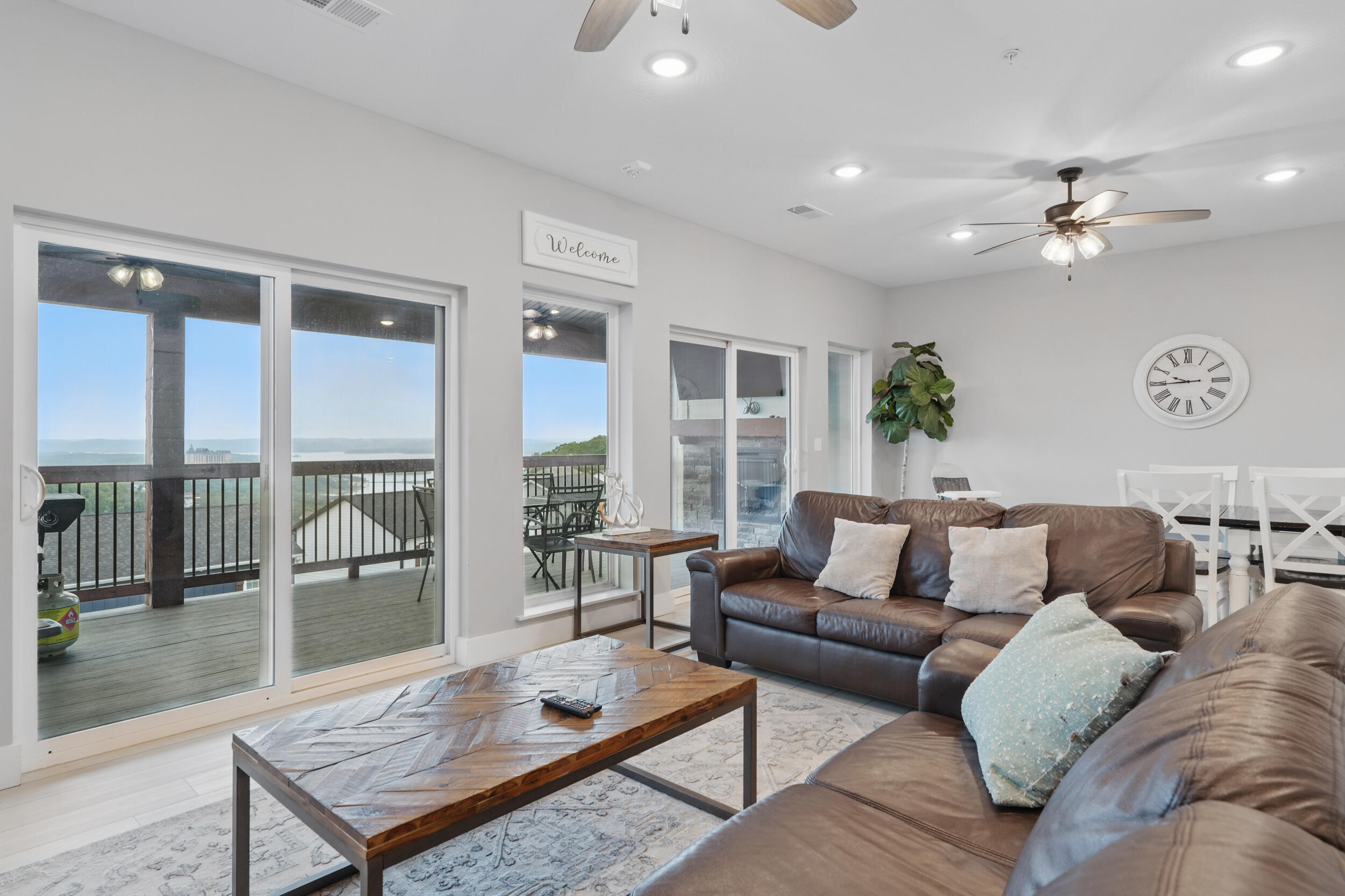 232 Chateau Mountain Hilltop Way Property Photo 17