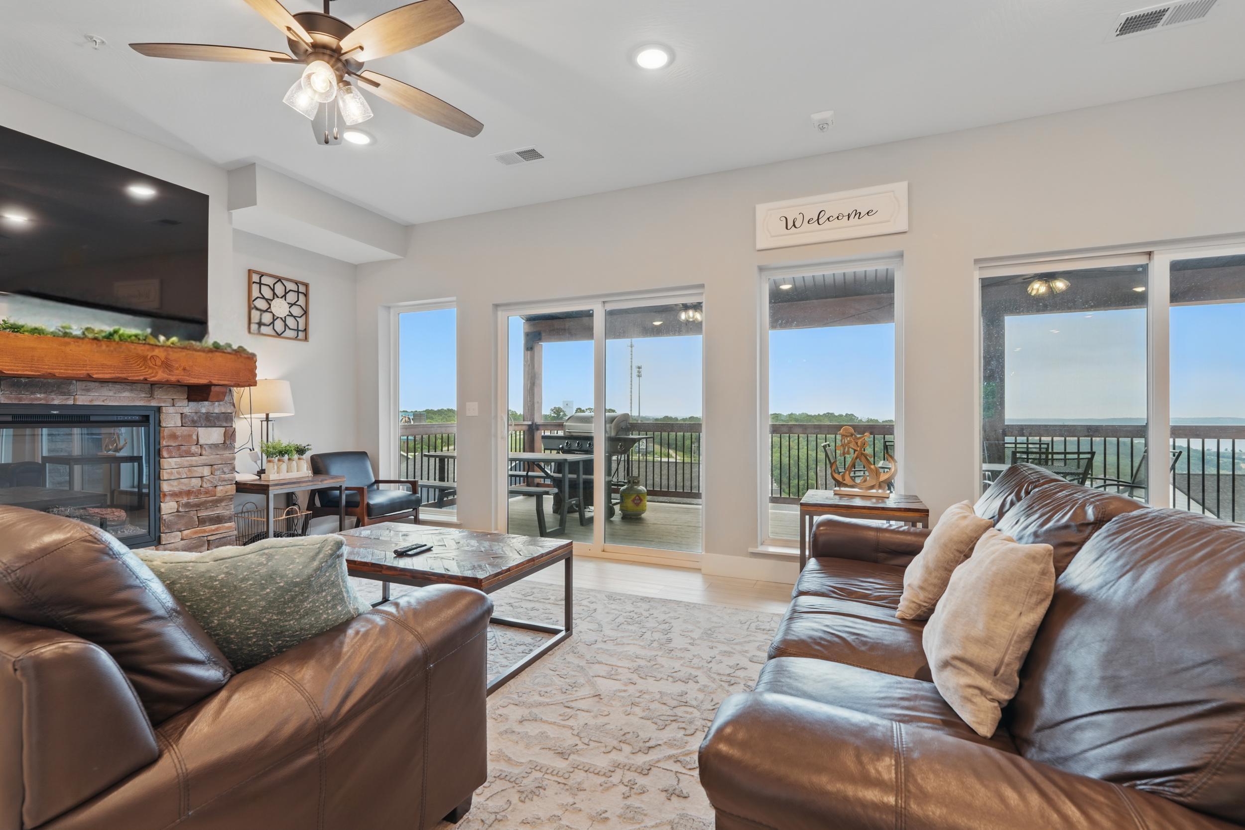 232 Chateau Mountain Hilltop Way Property Photo 19