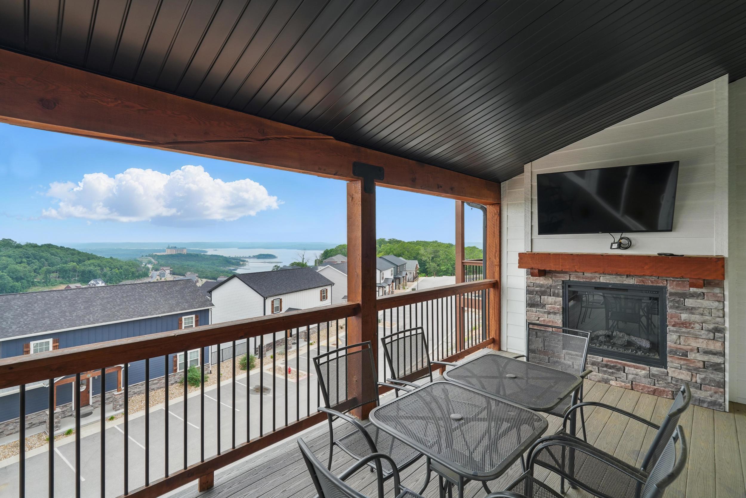 232 Chateau Mountain Hilltop Way Property Photo 20