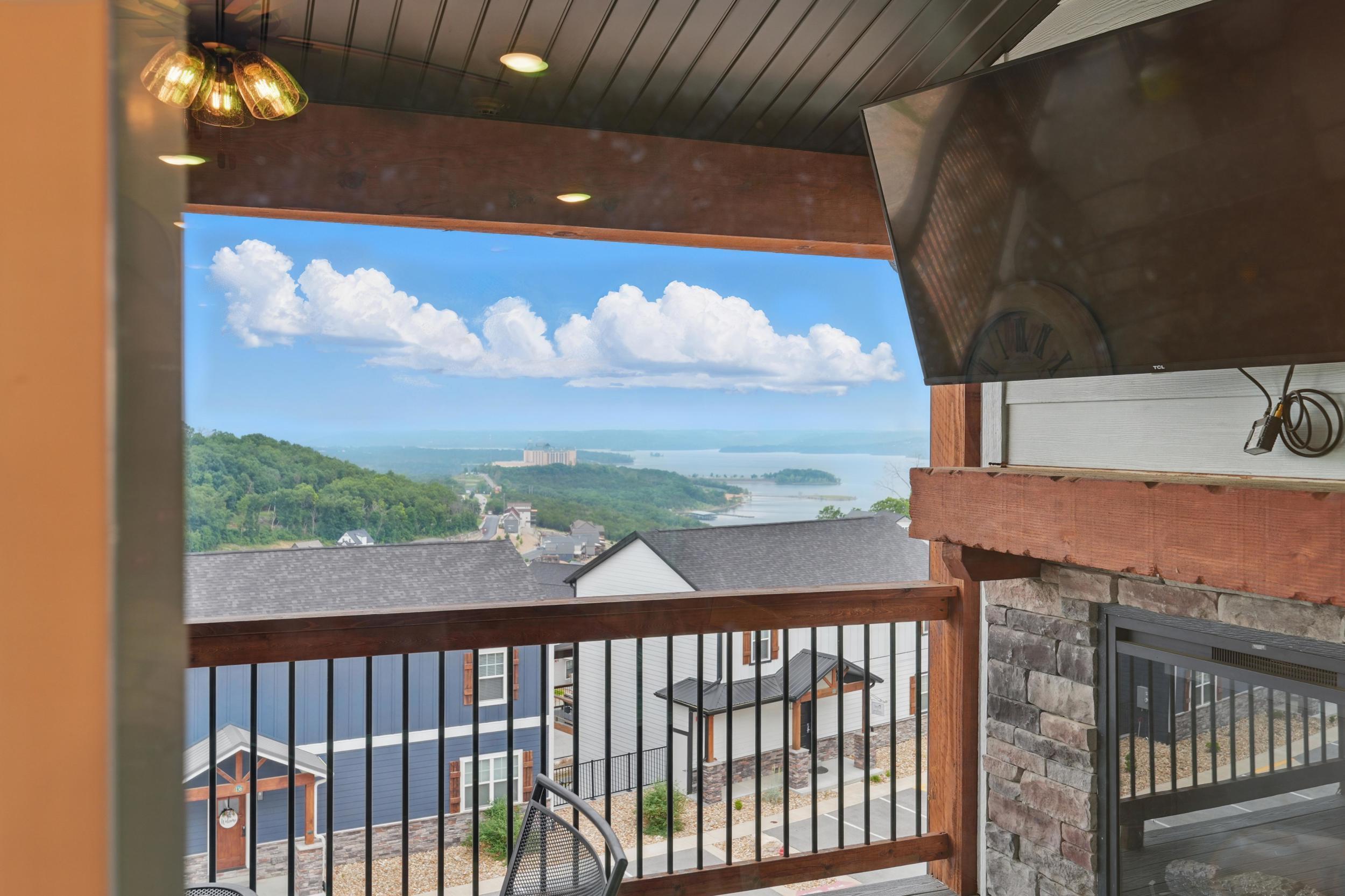 232 Chateau Mountain Hilltop Way Property Photo 21