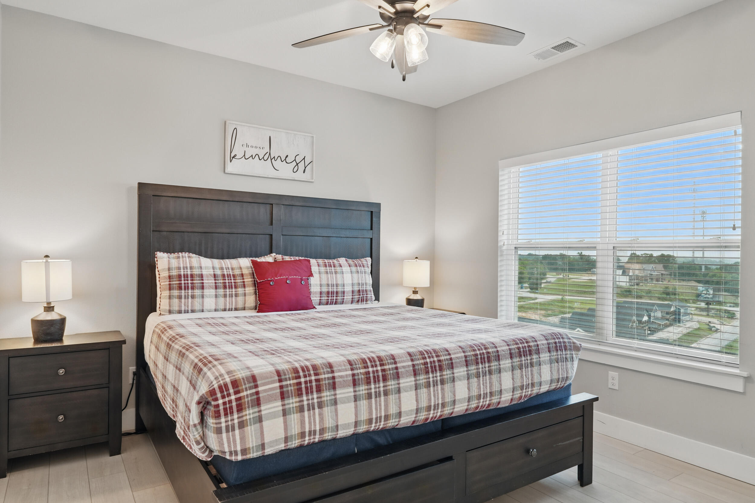 232 Chateau Mountain Hilltop Way Property Photo 29
